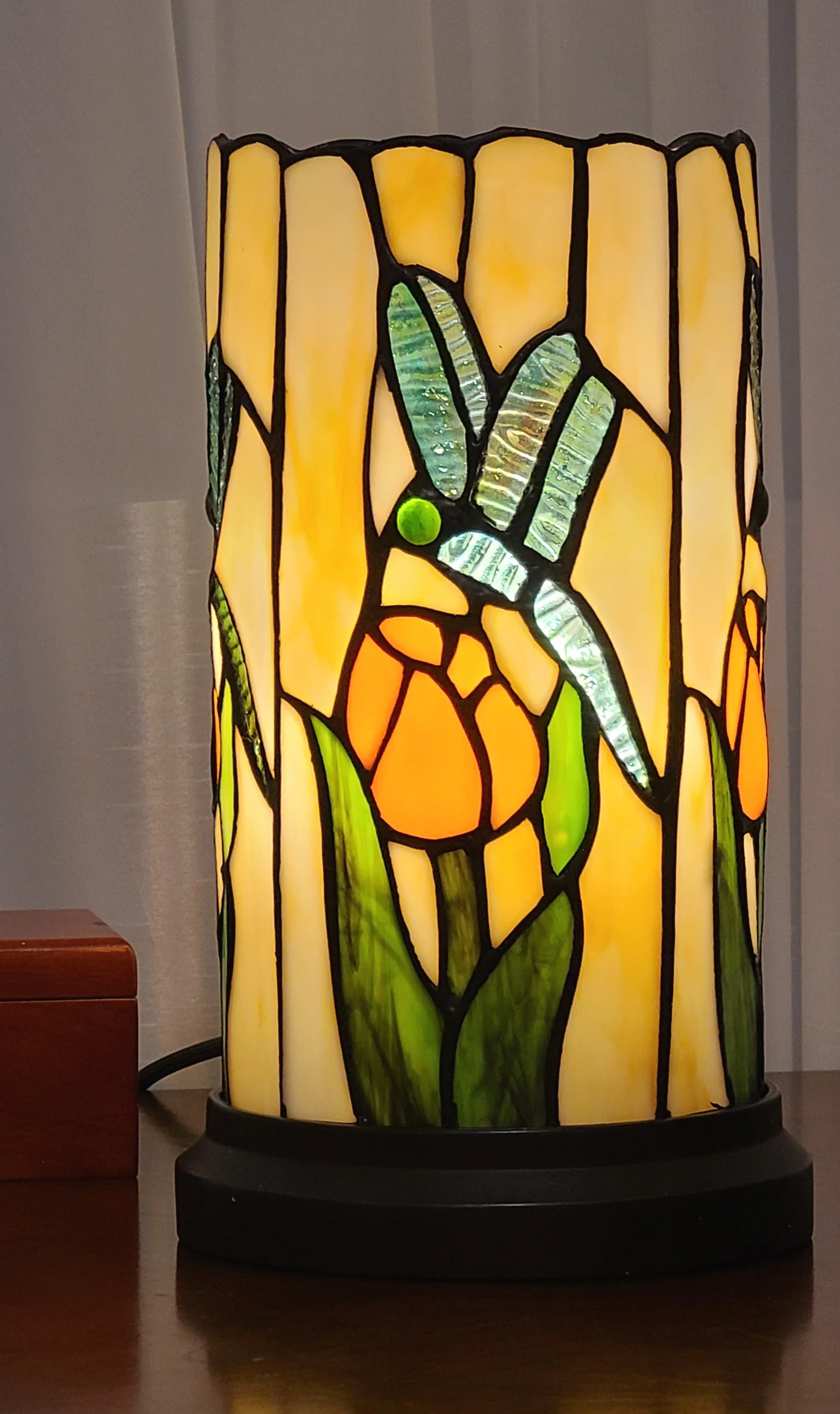 11" Tiffany Style Dragonfly Floral Accent Table Lamp By Homeroots - Image 2