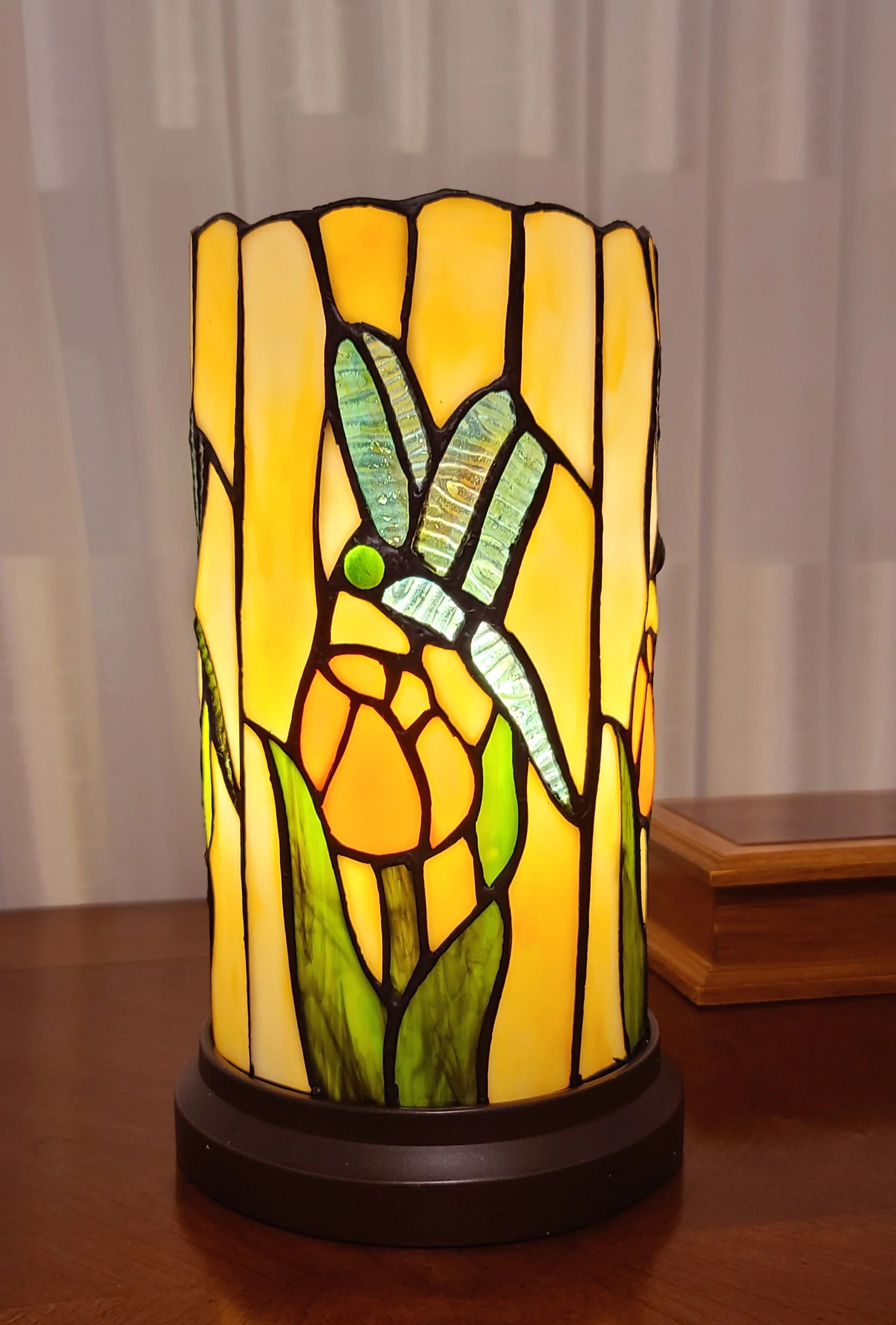 11" Tiffany Style Dragonfly Floral Accent Table Lamp By Homeroots - Image 4
