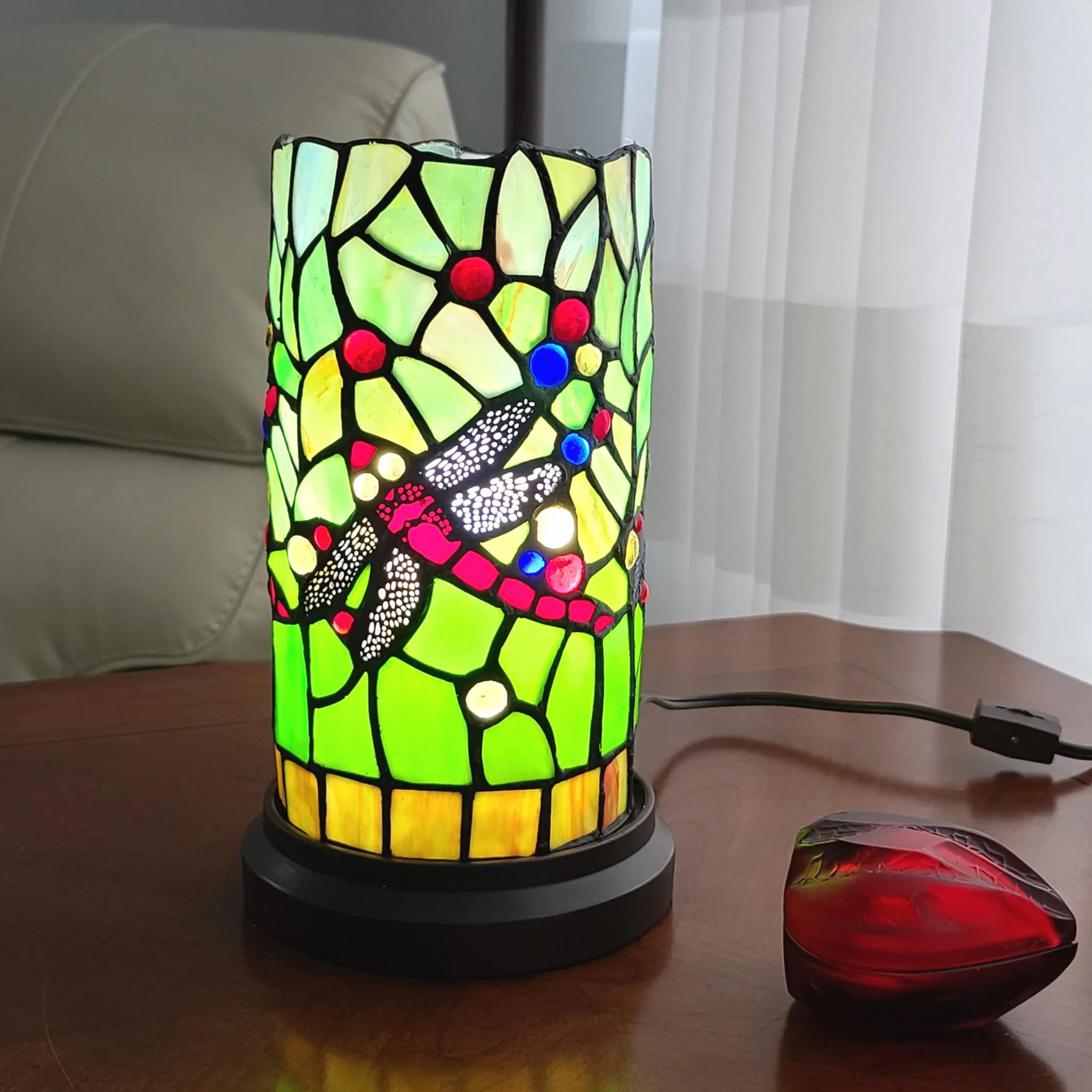 11" Tiffany Style Red Tulips Accent Table Lamp By Homeroots - Image 4