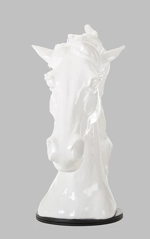 11" White Polyresin Horse Head Sculpture By Homeroots - Image 2