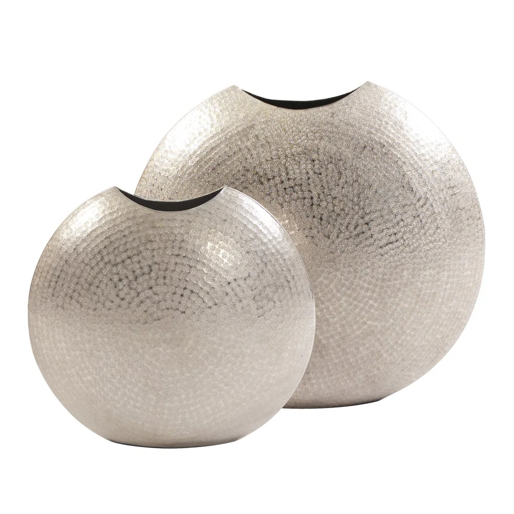 14" Hammered Silver Disc Shape Decorative Vase By Homeroots - Image 4