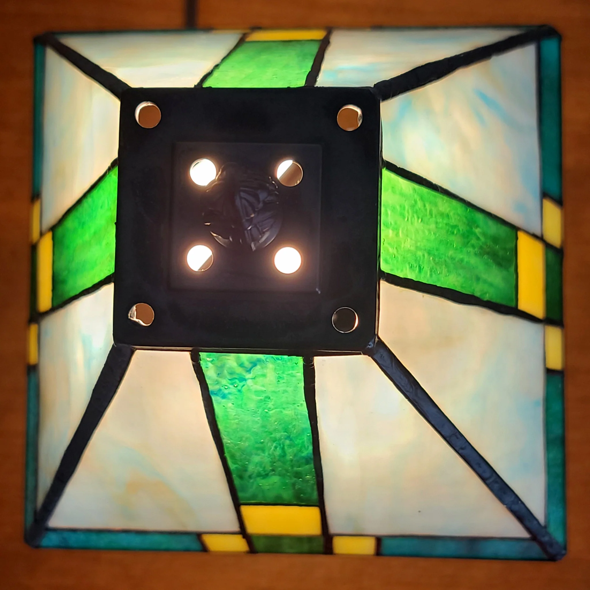15" Tiffany Cream and Green Mission Style Table Lamp By Homeroots - Image 3