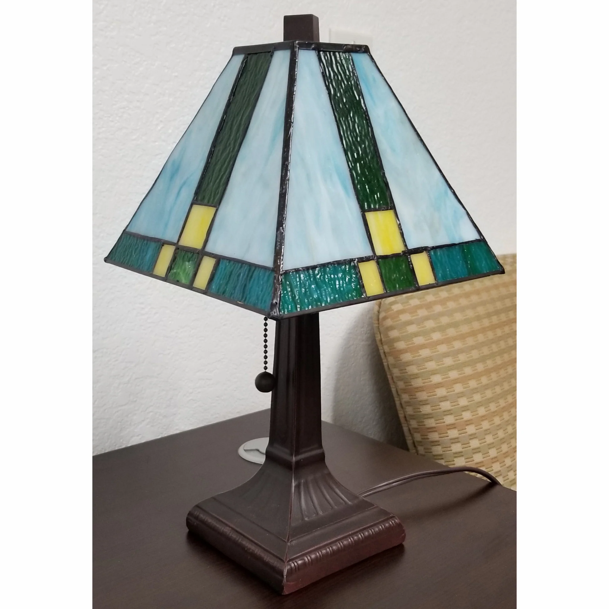 15" Tiffany Cream and Green Mission Style Table Lamp By Homeroots - Image 4
