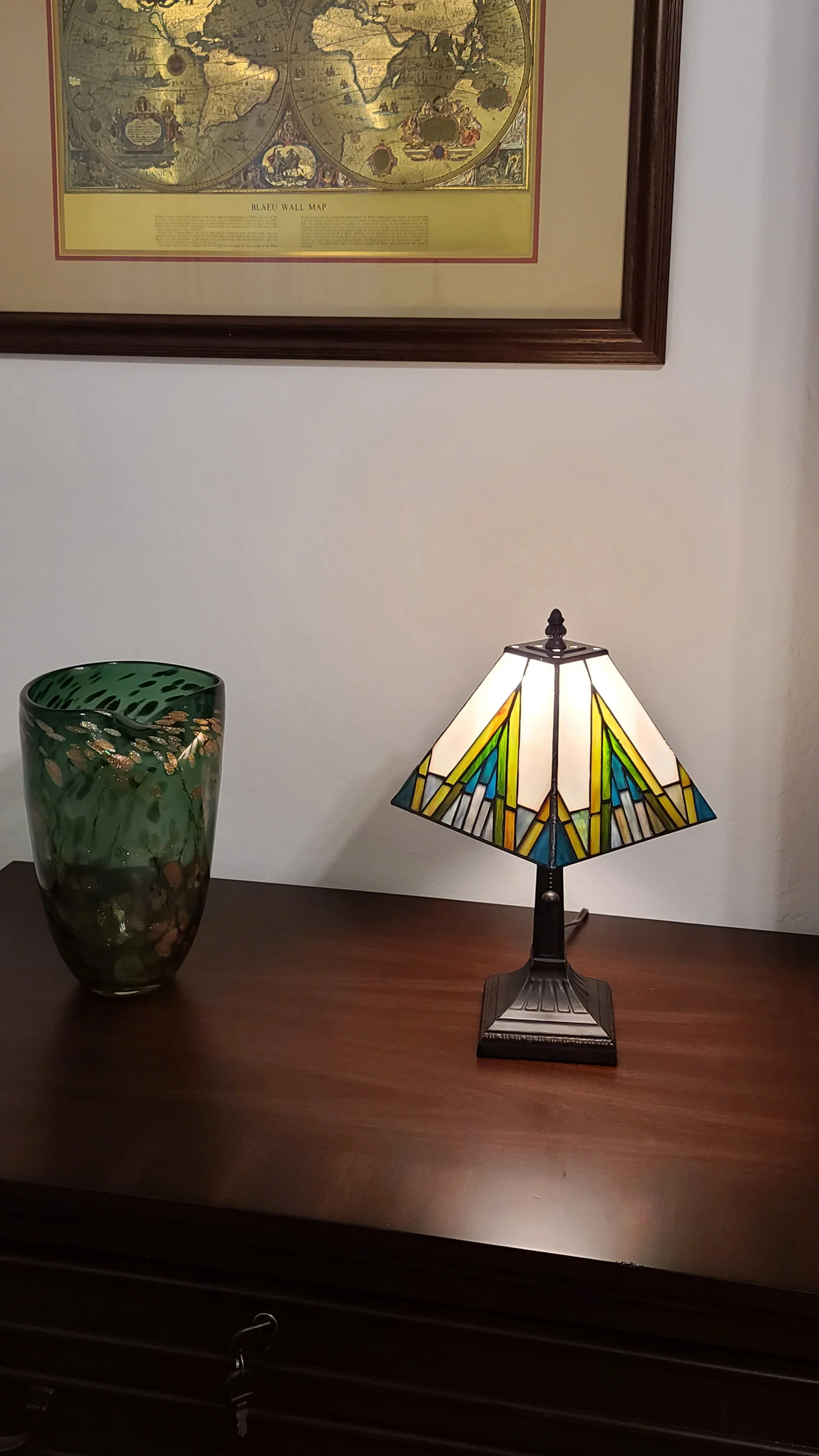 15" Tiffany White Yellow and Blue Mission Style Table Lamp By Homeroots - Image 3