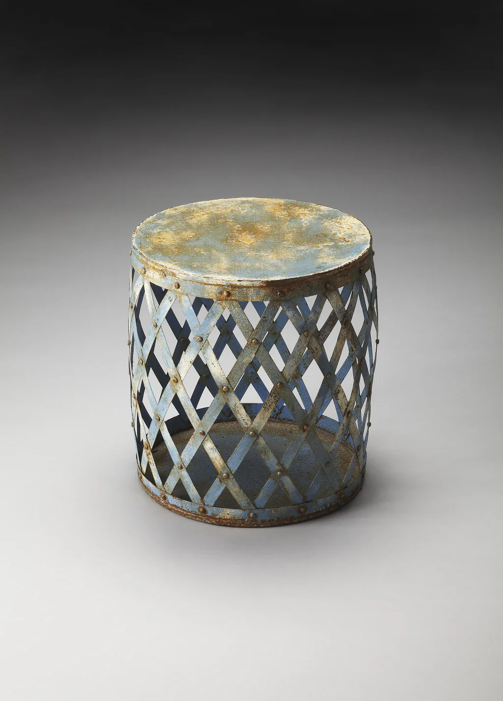 17" Rustic Blue Iron Lattice Round Top End Table By Homeroots - Image 3