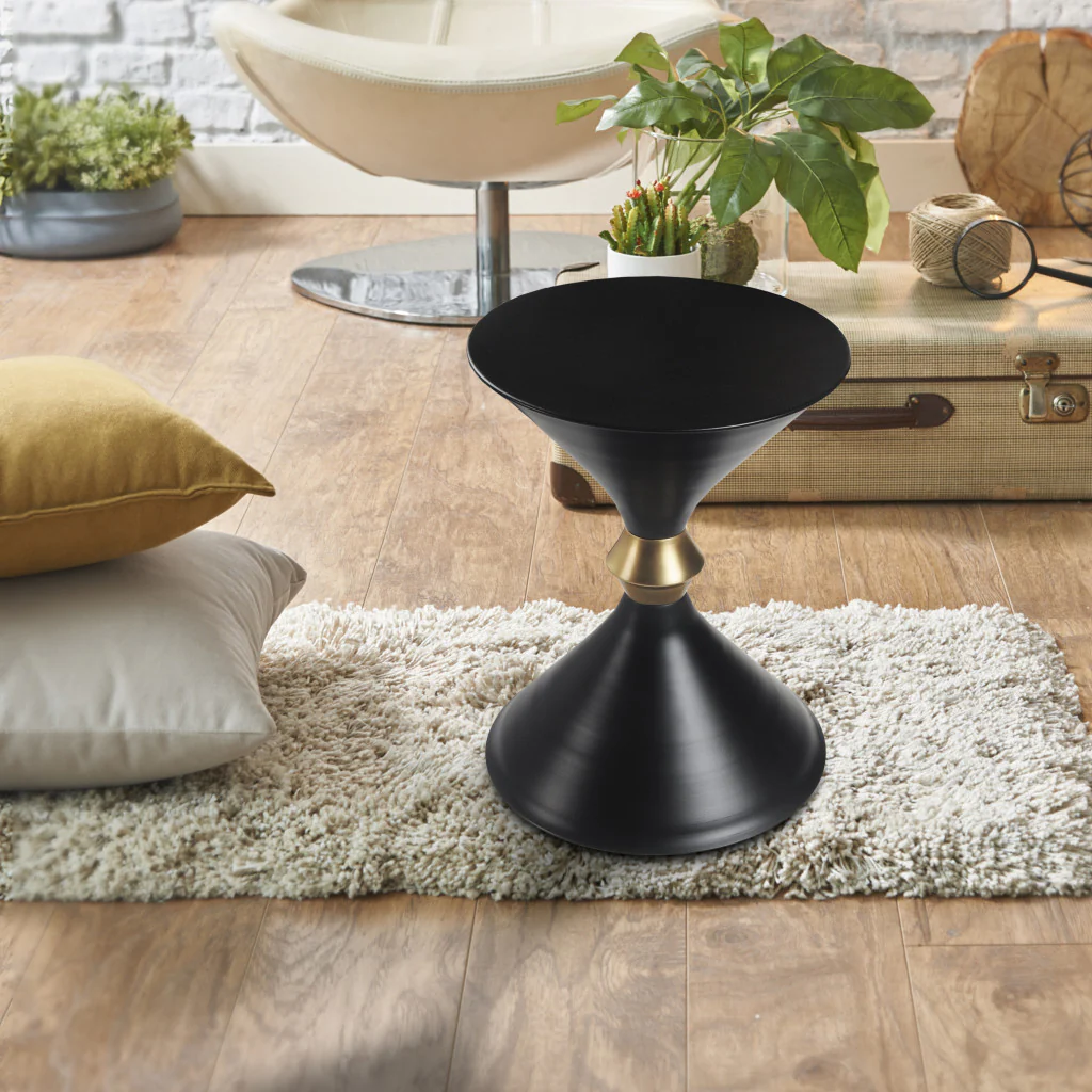 18" Black Iron Free Form End Table By Homeroots - Image 8