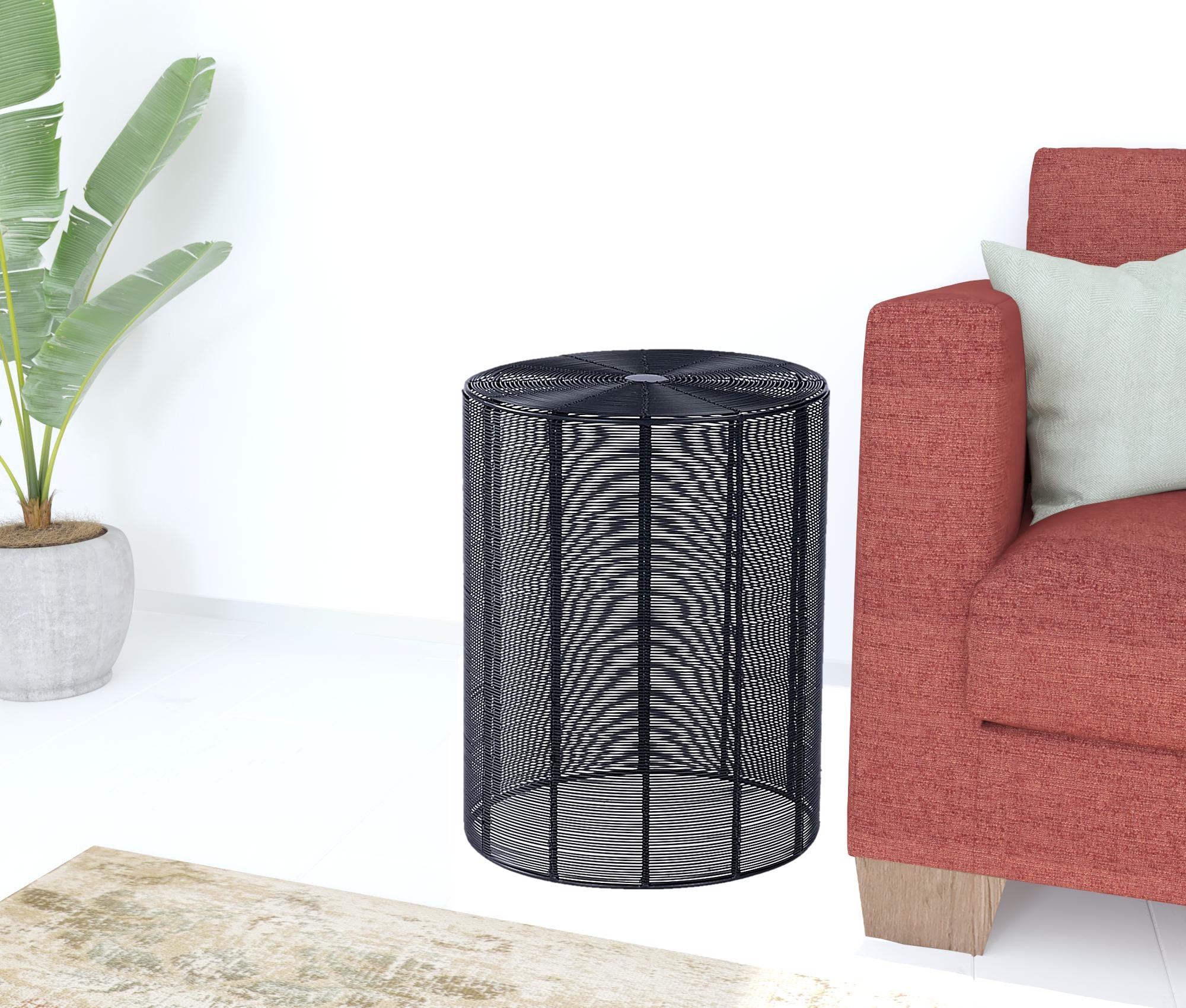 18" Black Round Wire End End Table By Homeroots - Image 5