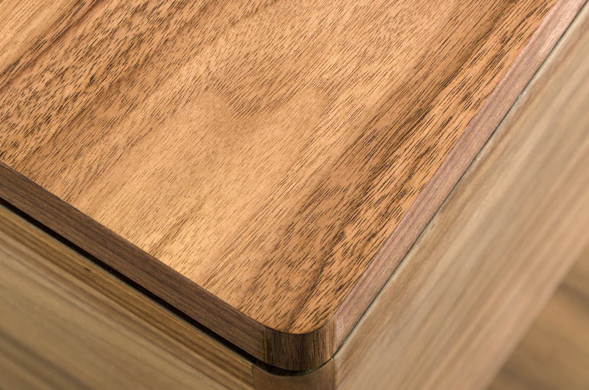 19" Walnut Veneer and Glass End Table By Homeroots - Image 4