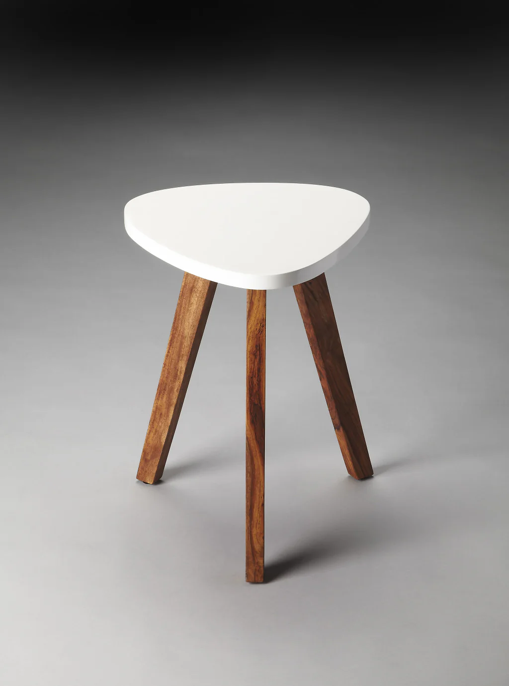 20" White and Natural Wood Triangle End Table By Homeroots - Image 7