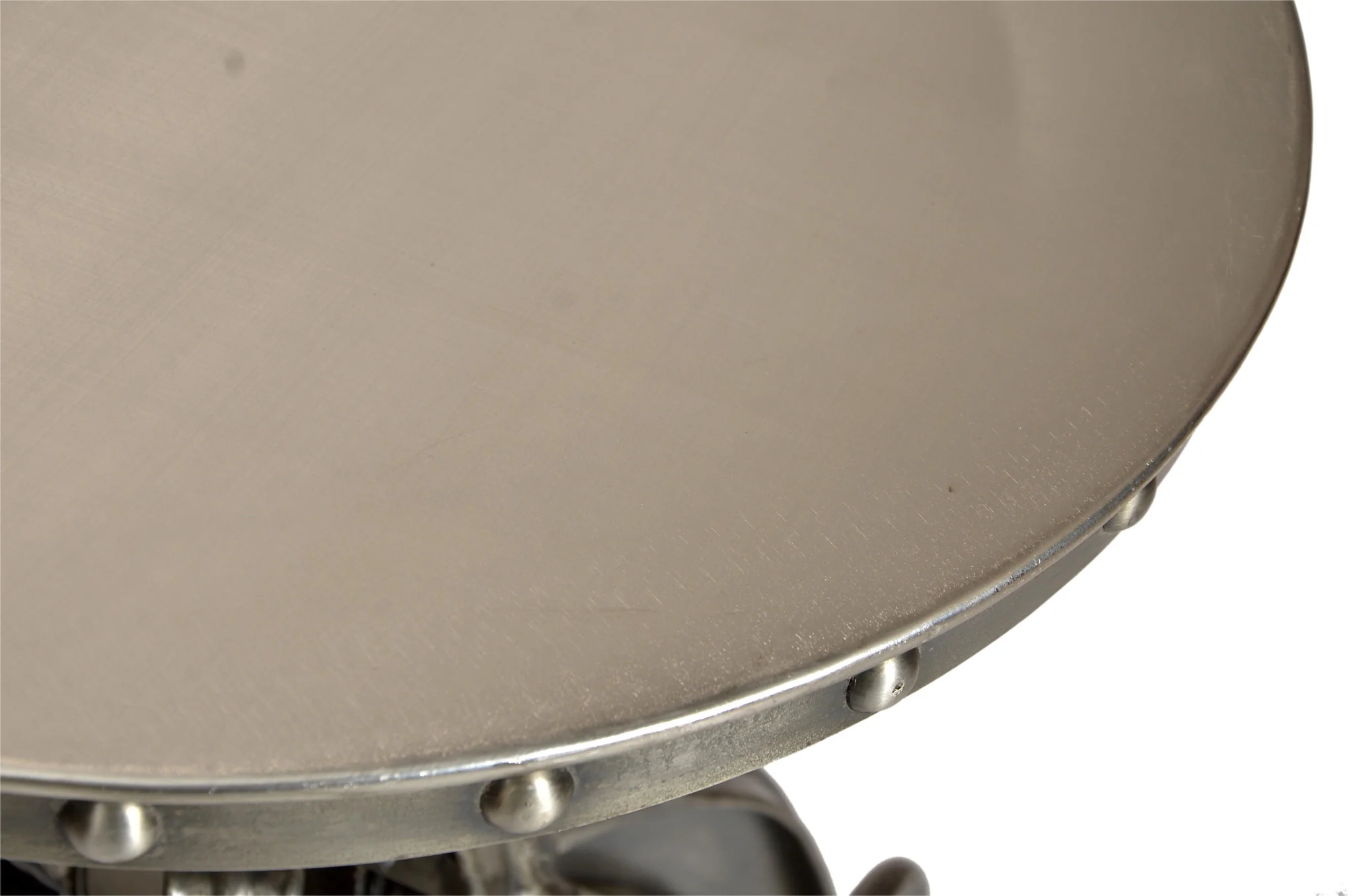 21" Silver Metal And Iron Round End Table By Homeroots - Image 3