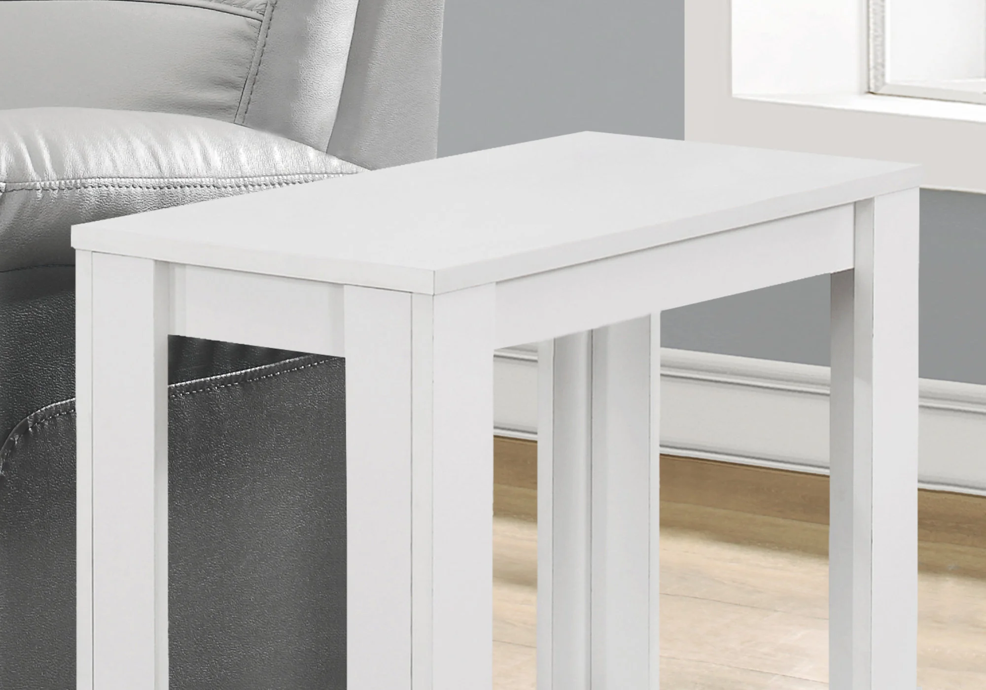22" White End Table With Shelf By Homeroots - Image 3