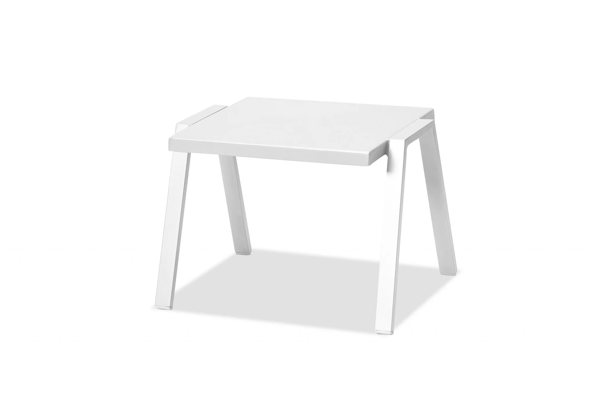 22 X 18 X 16 White Aluminum Side Table By Homeroots - Image 2