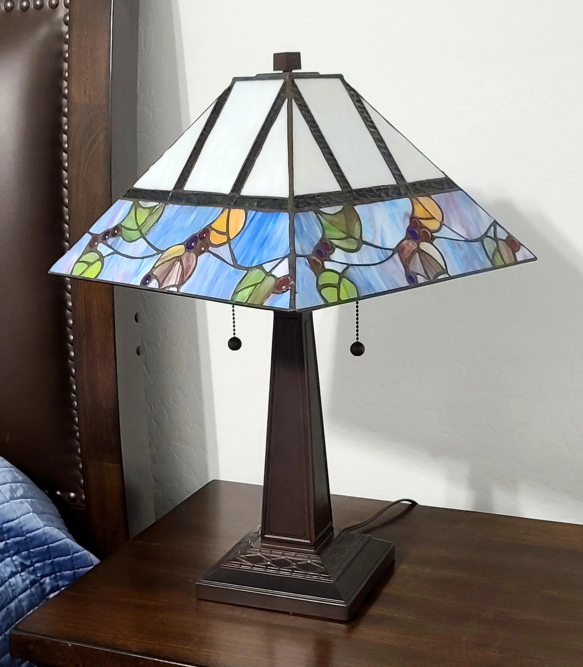 23" Cream and Blue Stained Glass Two Light Mission Style Table Lamp By Homeroots - Image 4