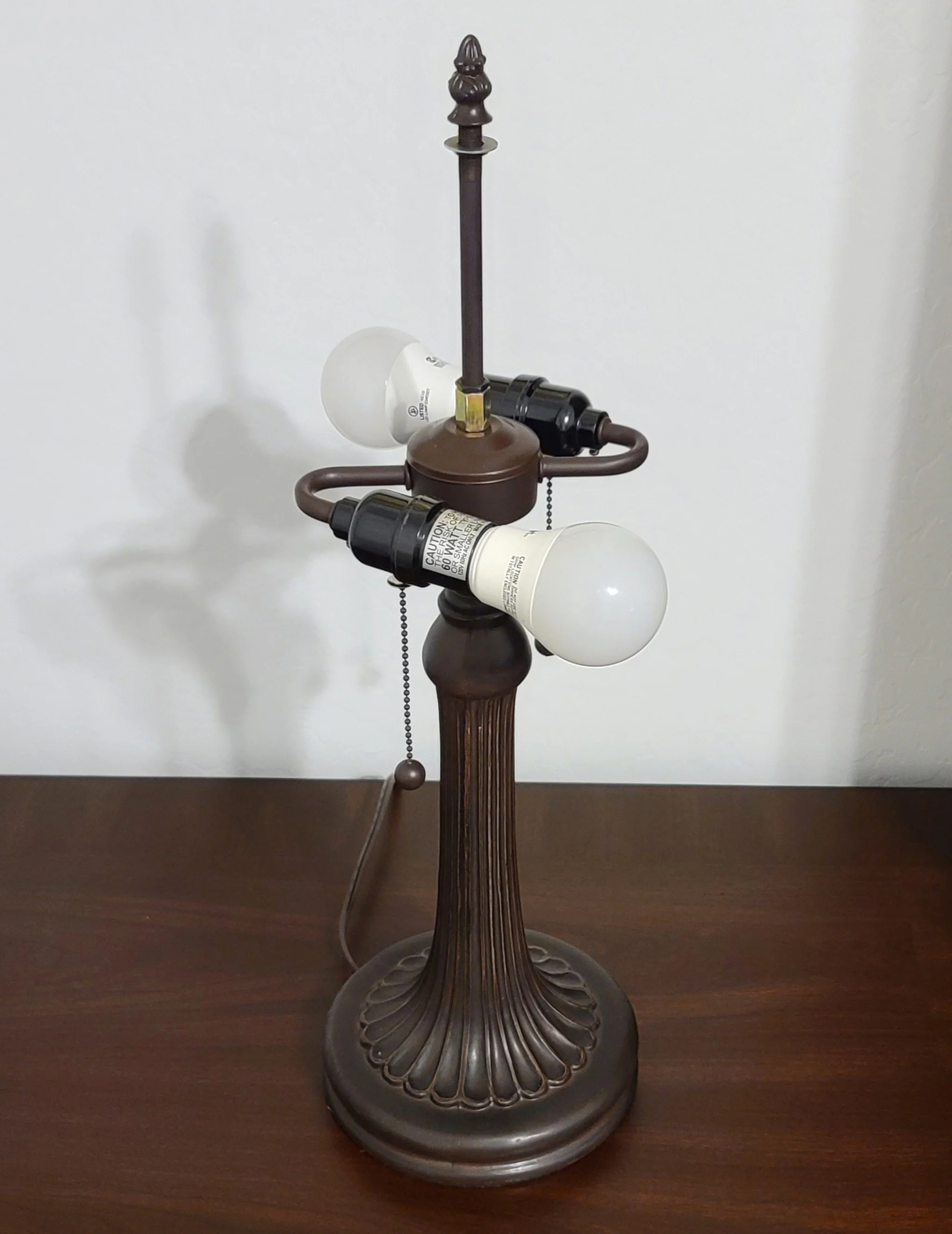 23" Stained Glass Two Light Jeweled Floral Accent Table Lamp By Homeroots - Image 8