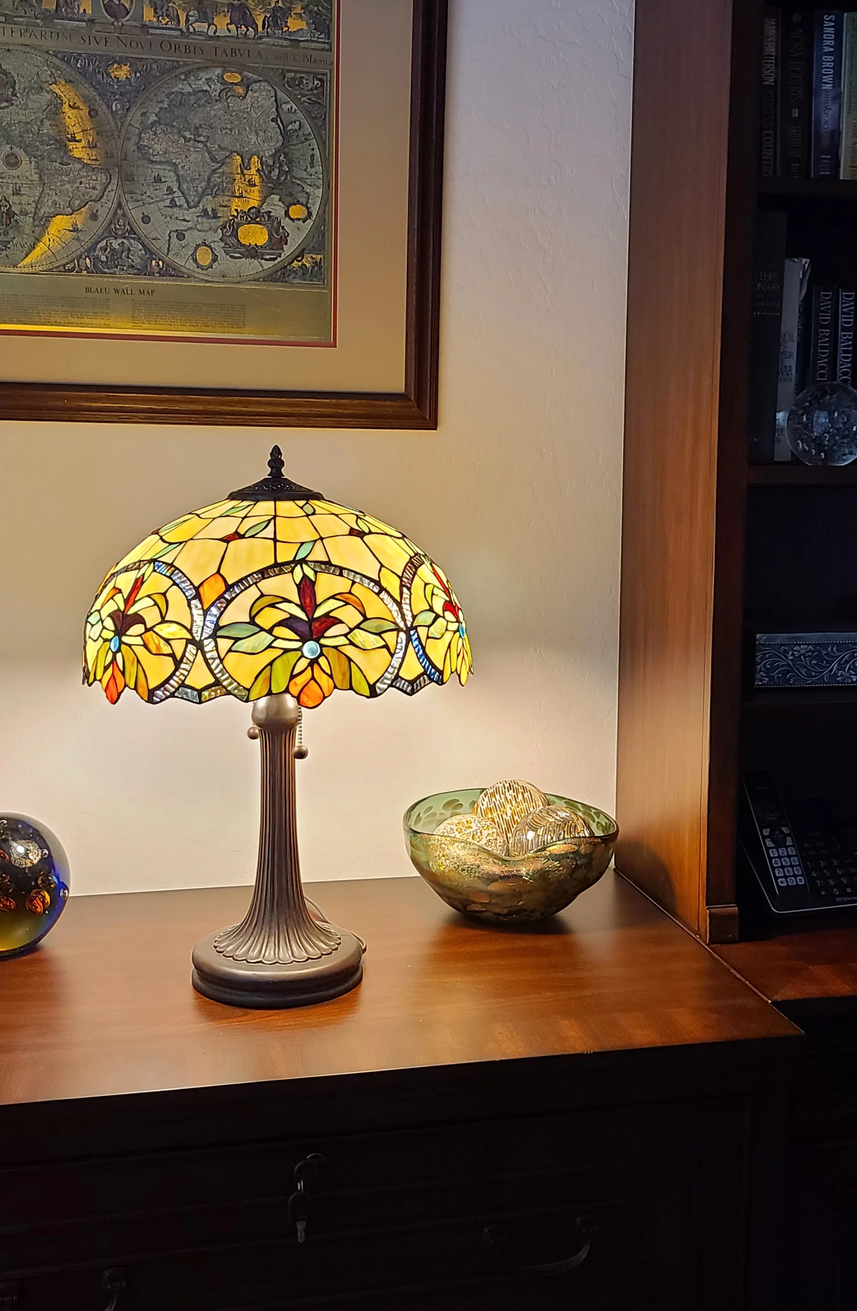 23" Stained Glass Two Light Jeweled Floral Table Lamp By Homeroots - Image 4