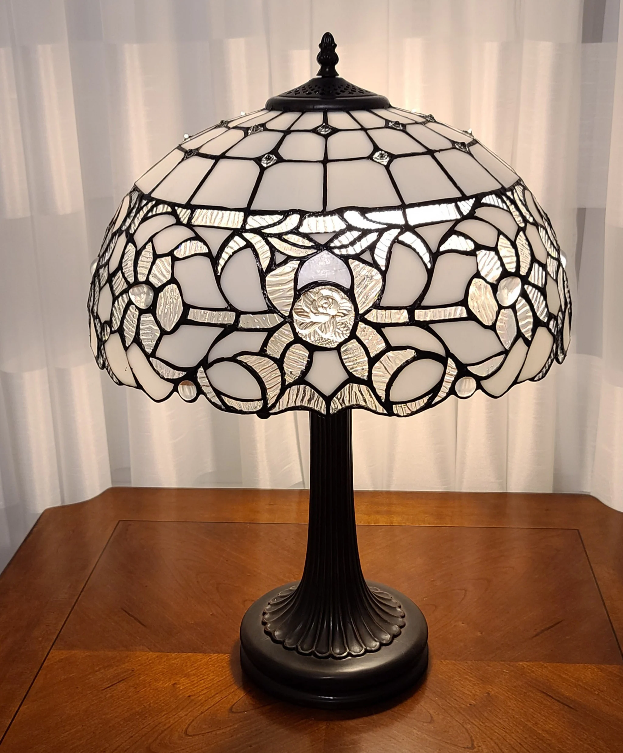 23" Stained Glass Two Light Jeweled Vintage Accent Table Lamp By Homeroots - Image 3