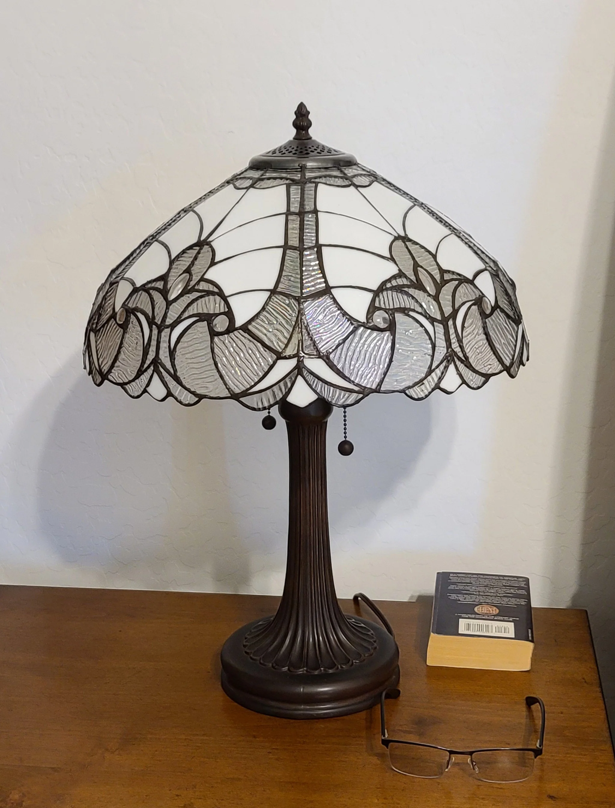 23" Stained Glass Two Light Vintage Antique Accent Table Lamp By Homeroots - Image 3