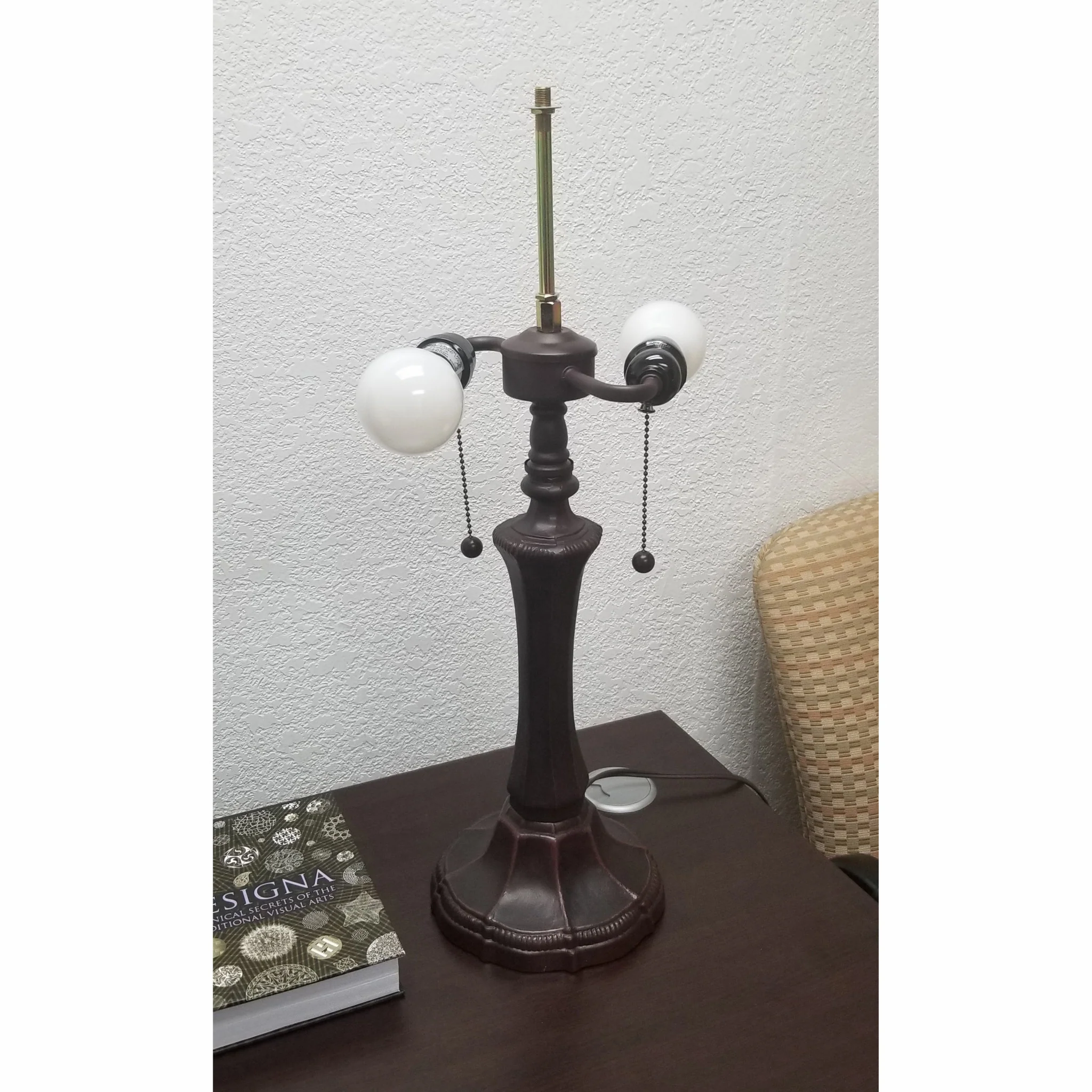 23" Stained Glass Two Light Vintage Antique Table Lamp By Homeroots - Image 5