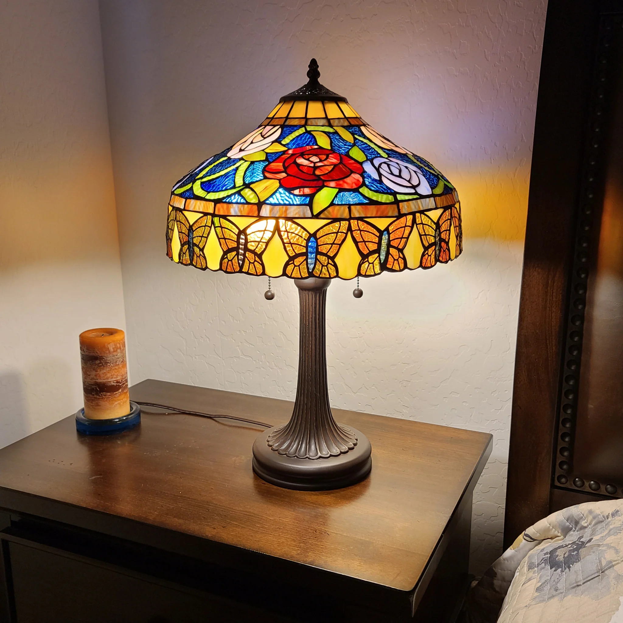 24" Stained Glass Red Roses Accent Table Lamp By Homeroots - Image 7