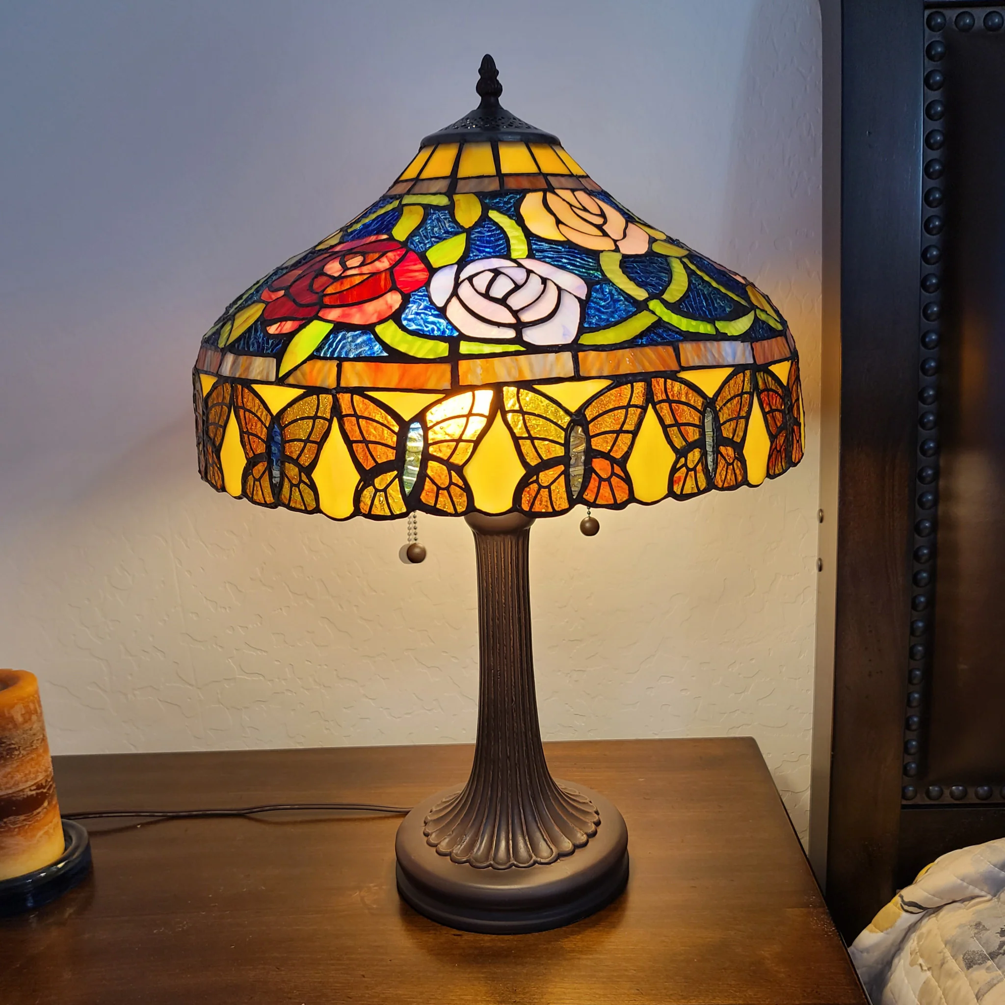 24" Stained Glass Red Roses Accent Table Lamp By Homeroots - Image 8