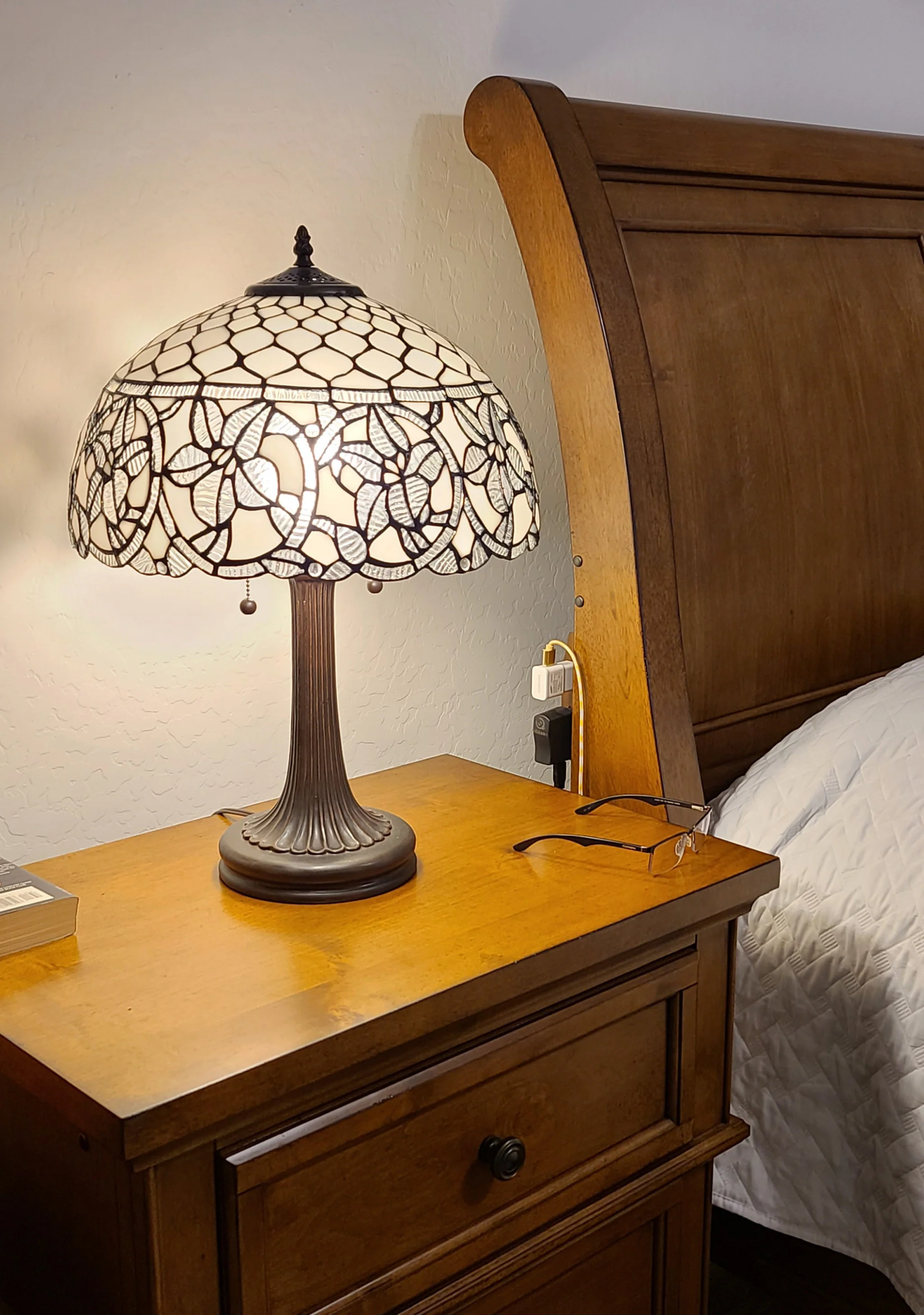 24" Stained Glass Two Light Flowery Accent Table Lamp By Homeroots - Image 3