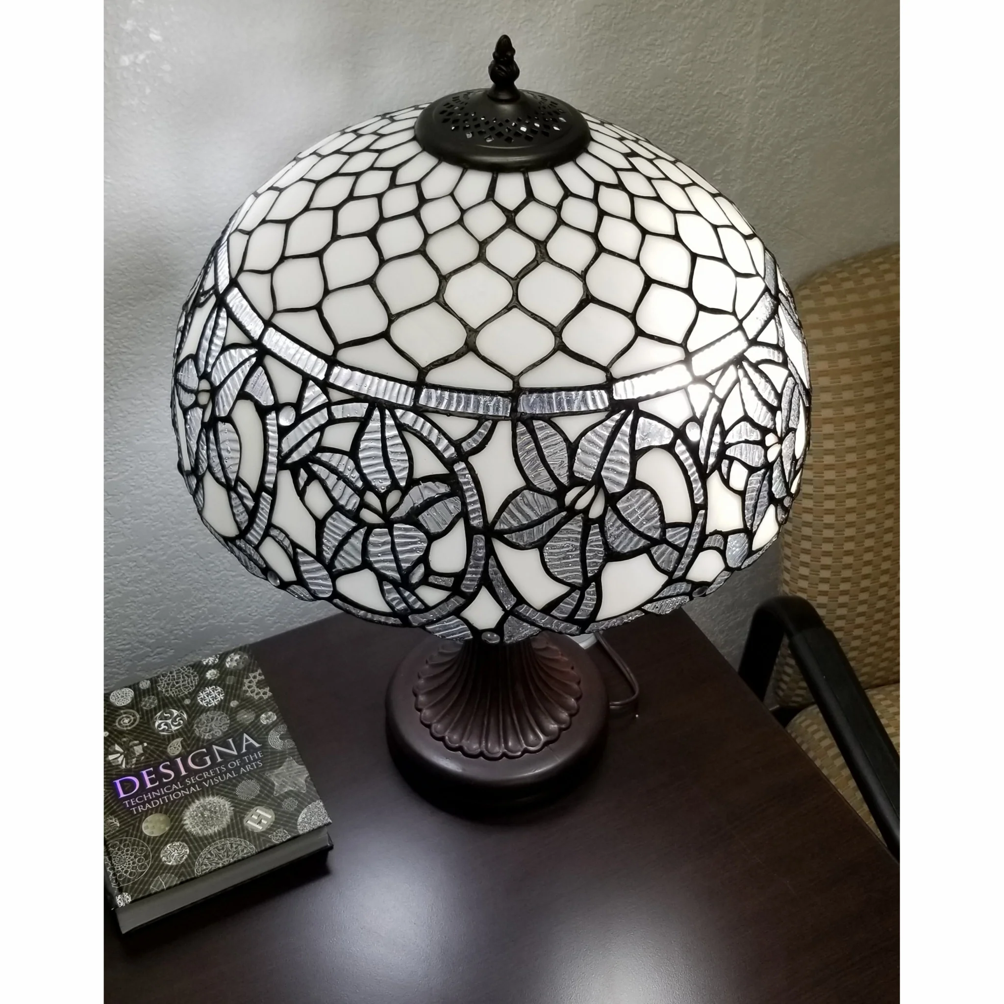 24" Stained Glass Two Light Flowery Accent Table Lamp By Homeroots - Image 5