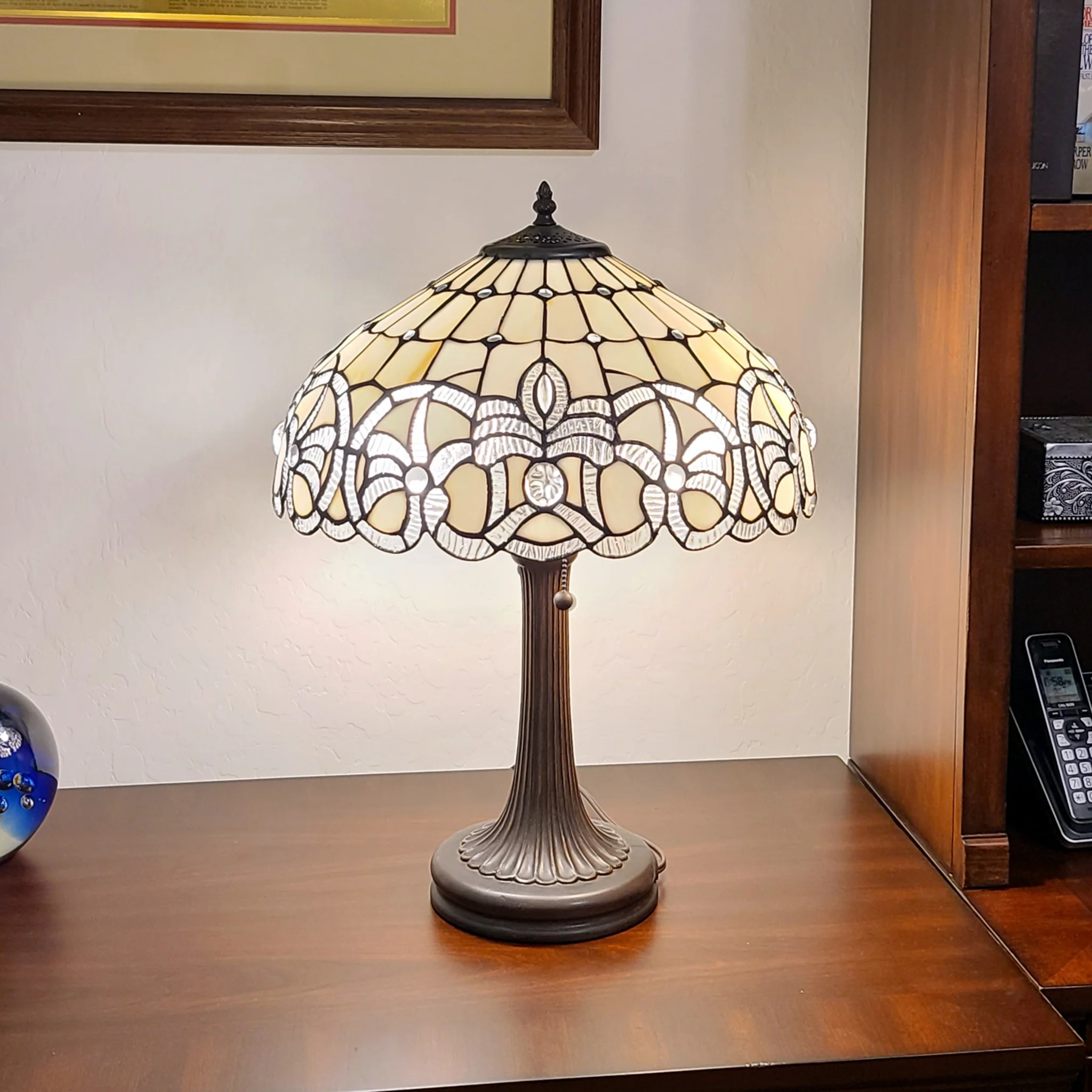 24" Stained Glass Two Light Stained Glass Two Light Accent Table Lamp By Homeroots - Image 4