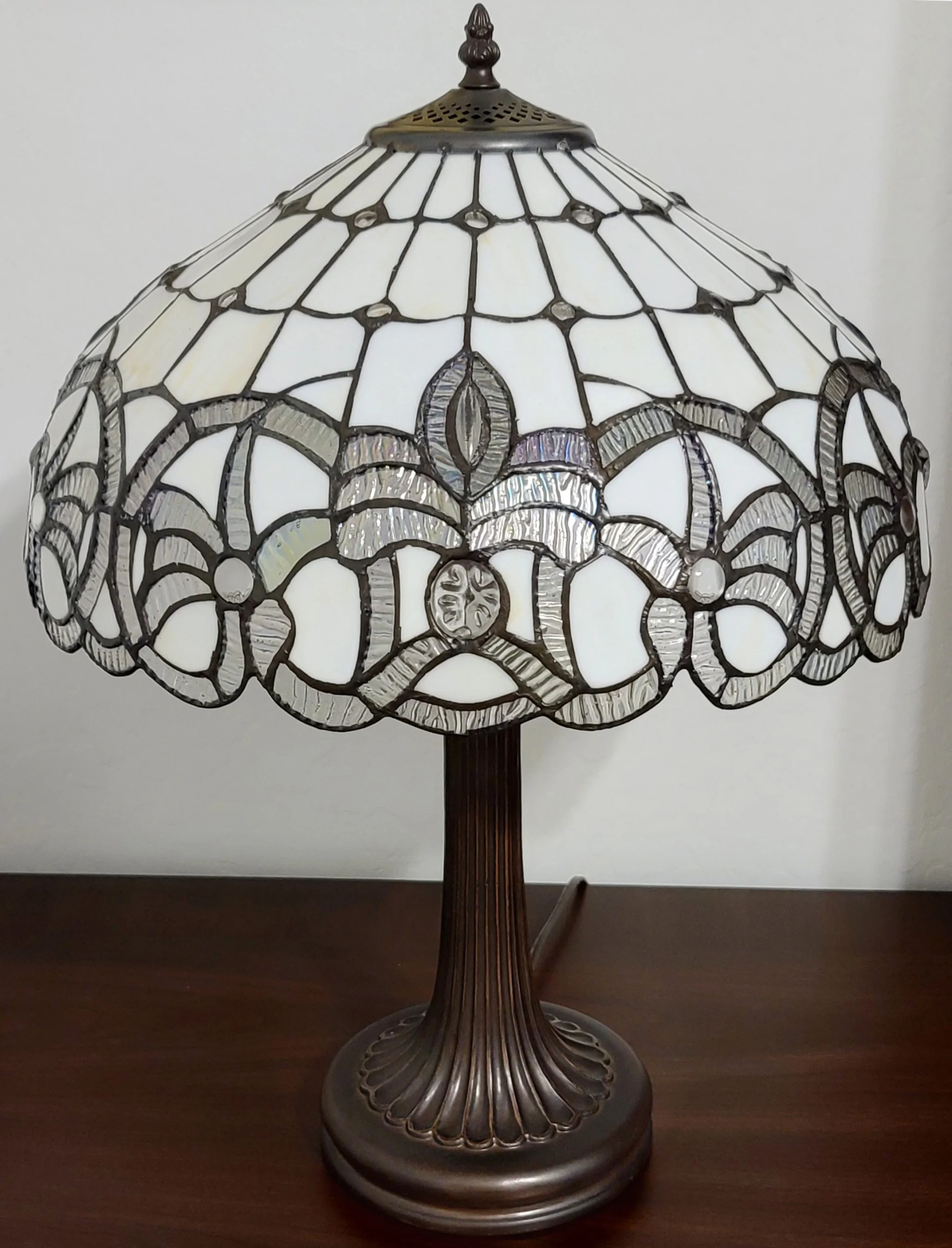 24" Stained Glass Two Light Stained Glass Two Light Accent Table Lamp By Homeroots - Image 5