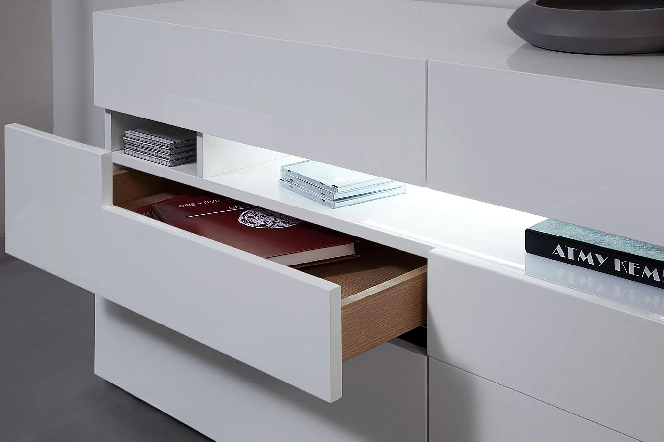 28' White Mdf Dresser By Homeroots - Image 4