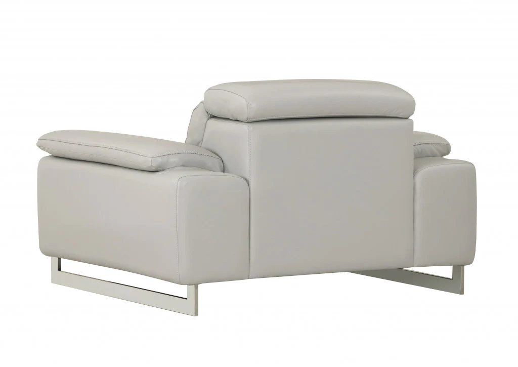 31" Light Grey Tasteful Leather Chair By Homeroots - Image 4
