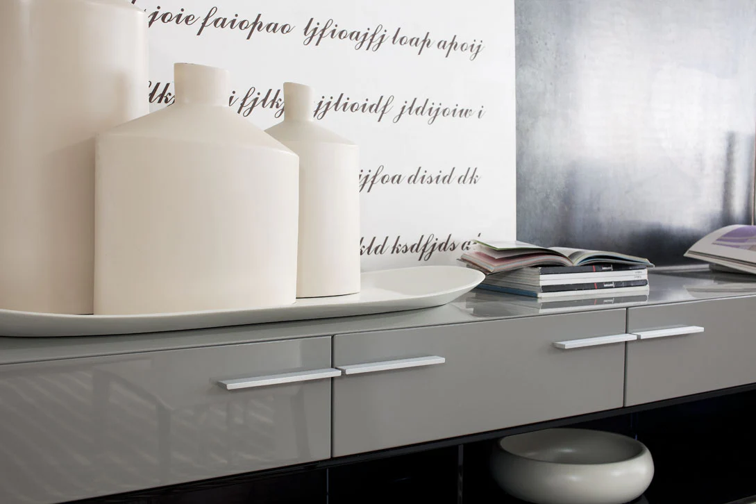 33' Grey High Gloss Glass Buffet By Homeroots - Image 5