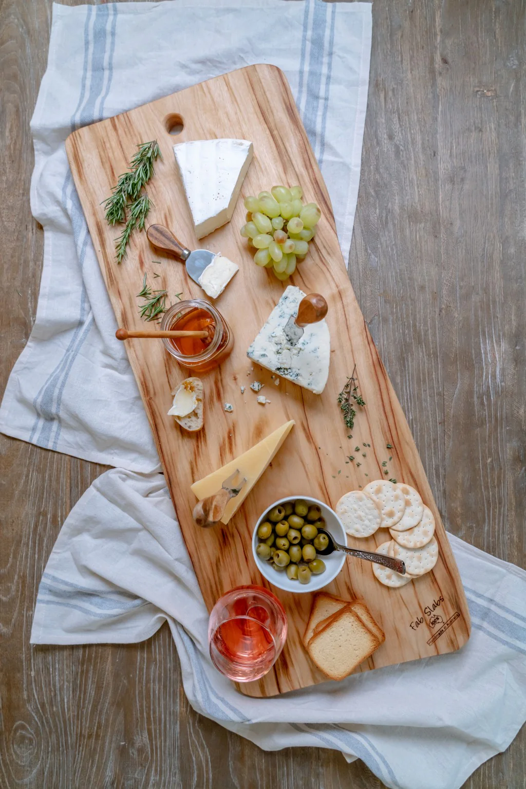 35" Artisan Organic Natural Wood Anti Bacterial Cutting Board By Homeroots - Image 4