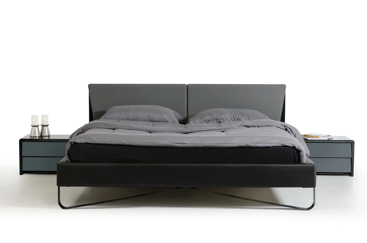 37' Grey And Black Leatherette And Metal Queen Bed By Homeroots - Image 2