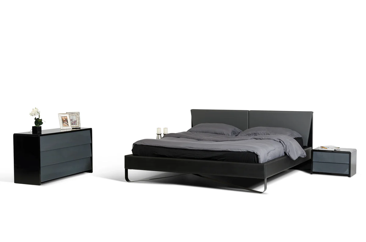 37' Grey And Black Leatherette And Metal Queen Bed By Homeroots - Image 3