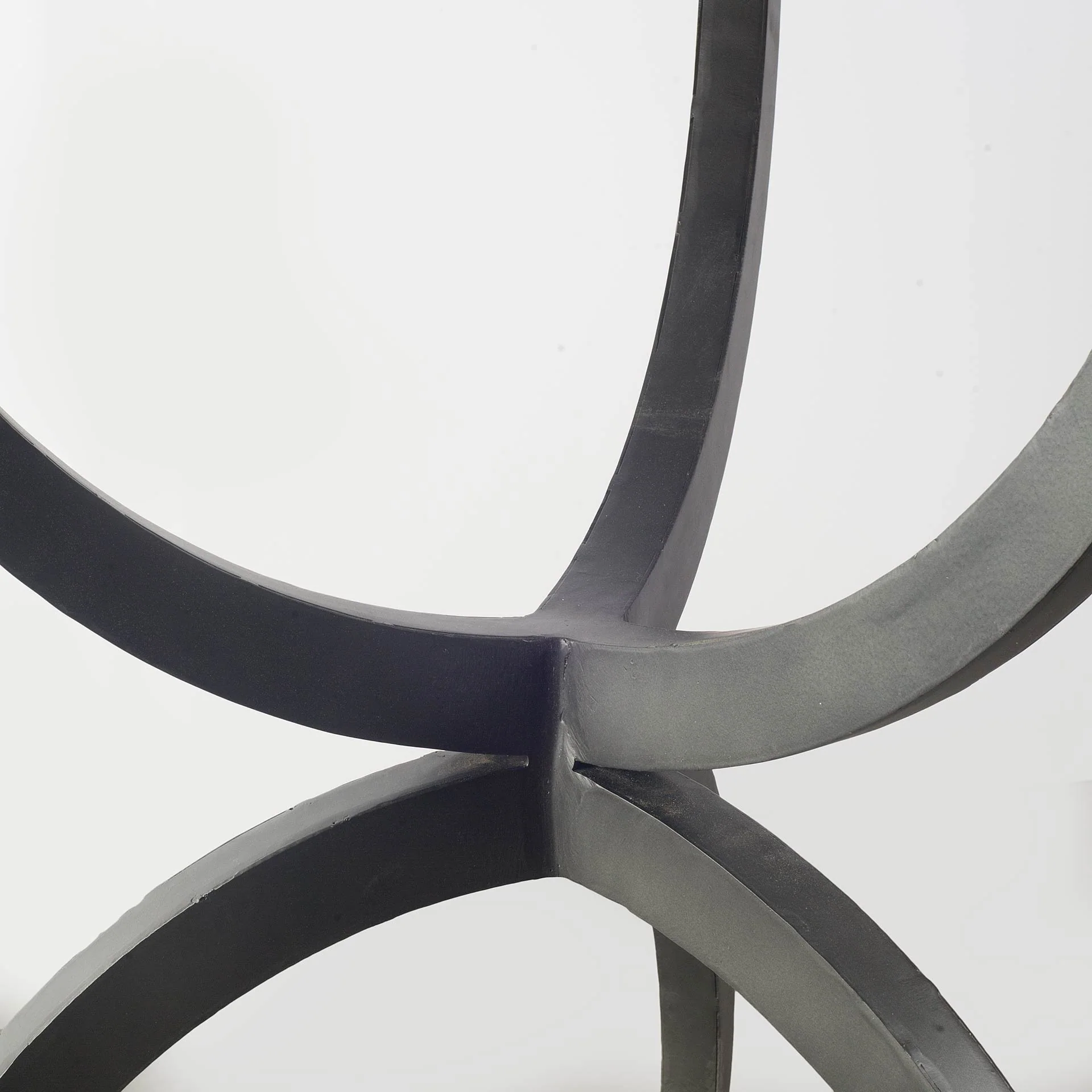 40' Round White Marble Top With Black Metal Base Dining Table By Homeroots - Image 2