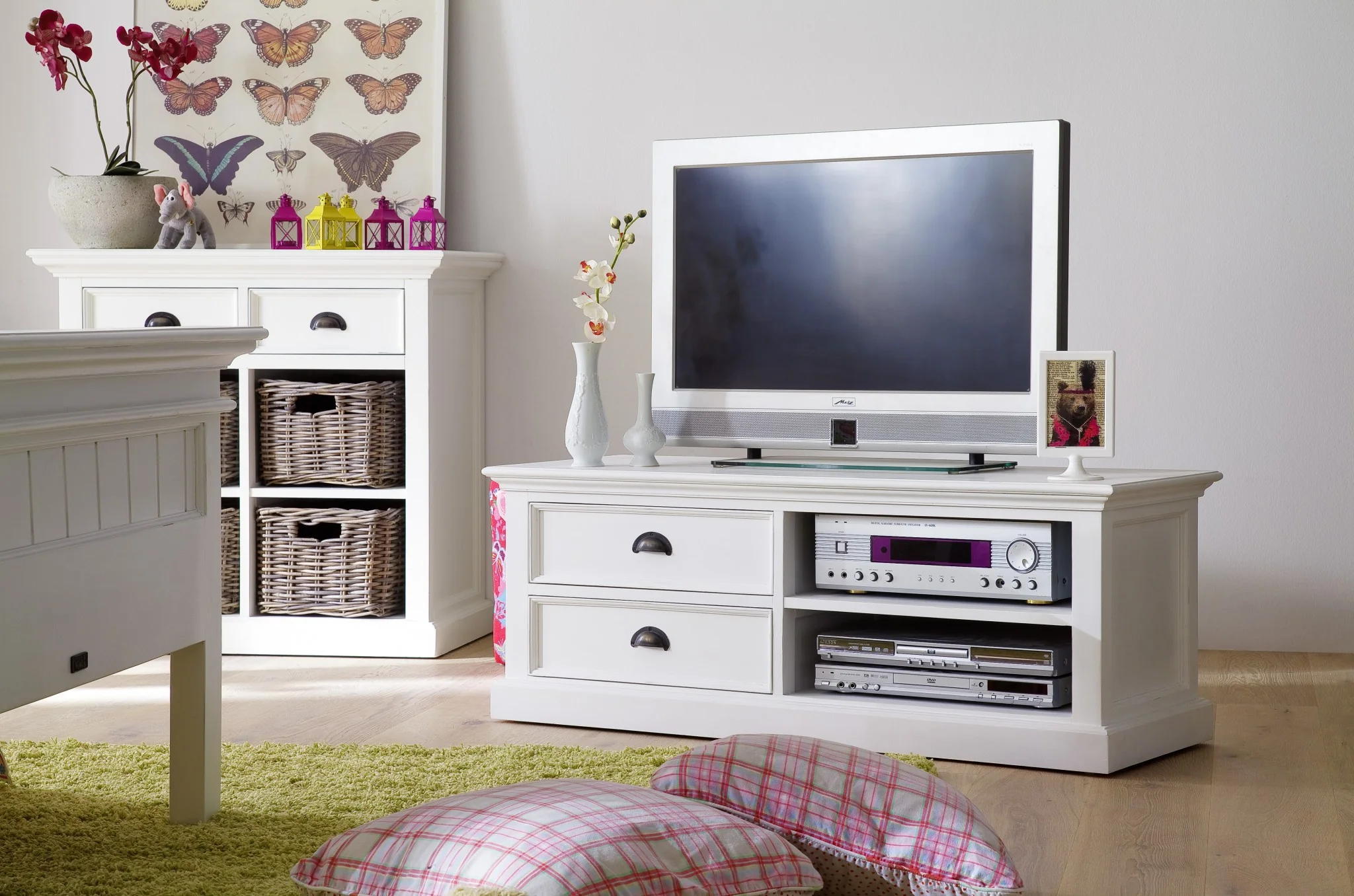 47" Classic White Entertainment Unit with Two Drawers By Homeroots - Image 7