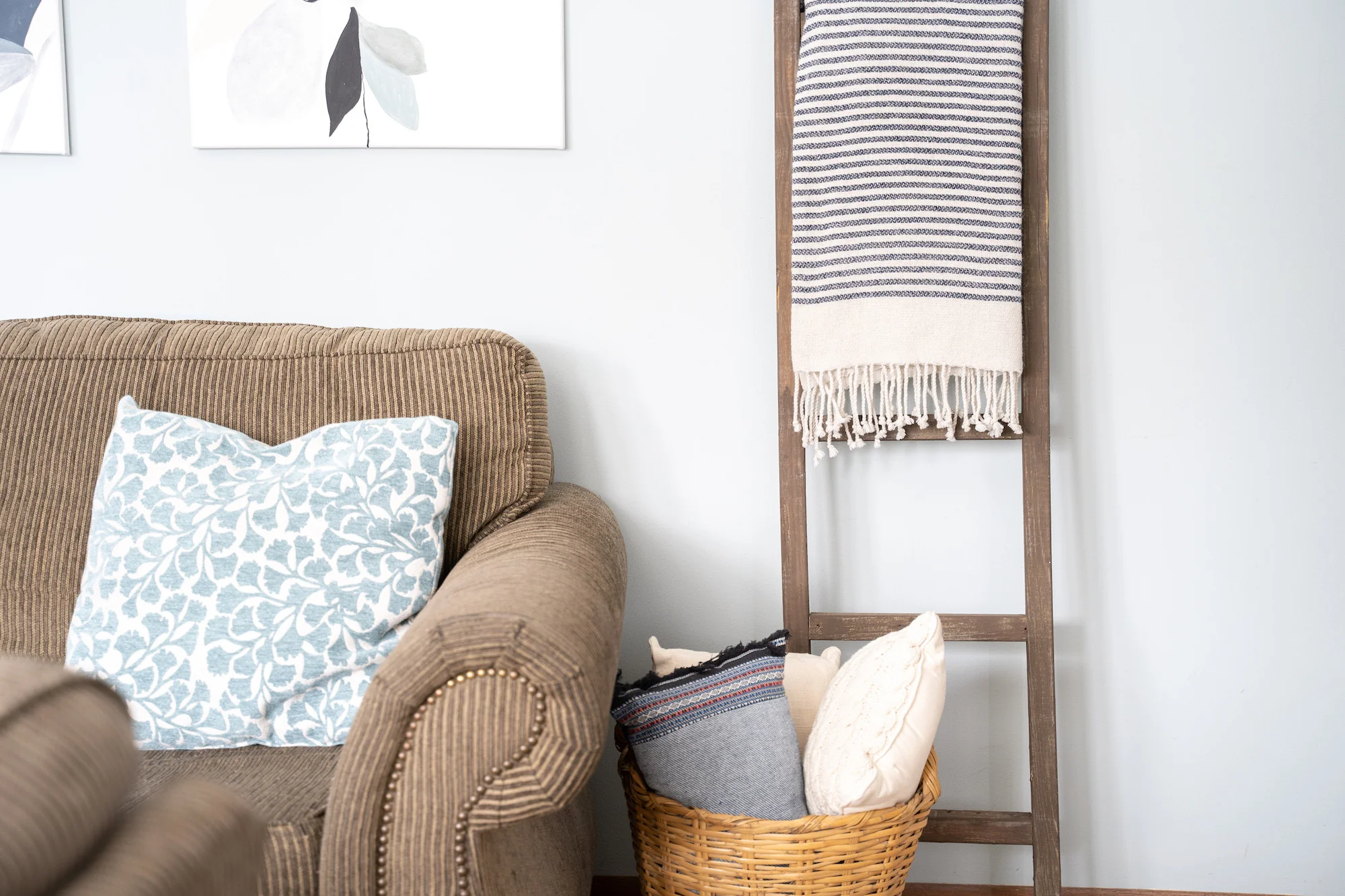 5 Step Rustic Espresso Gray Wood Ladder Shelf By Homeroots - Image 6