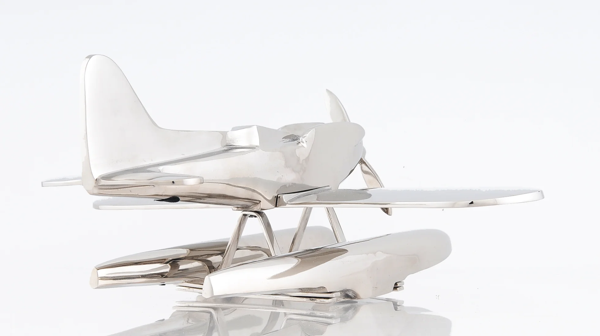 Alum Seaplane By Homeroots - Image 5