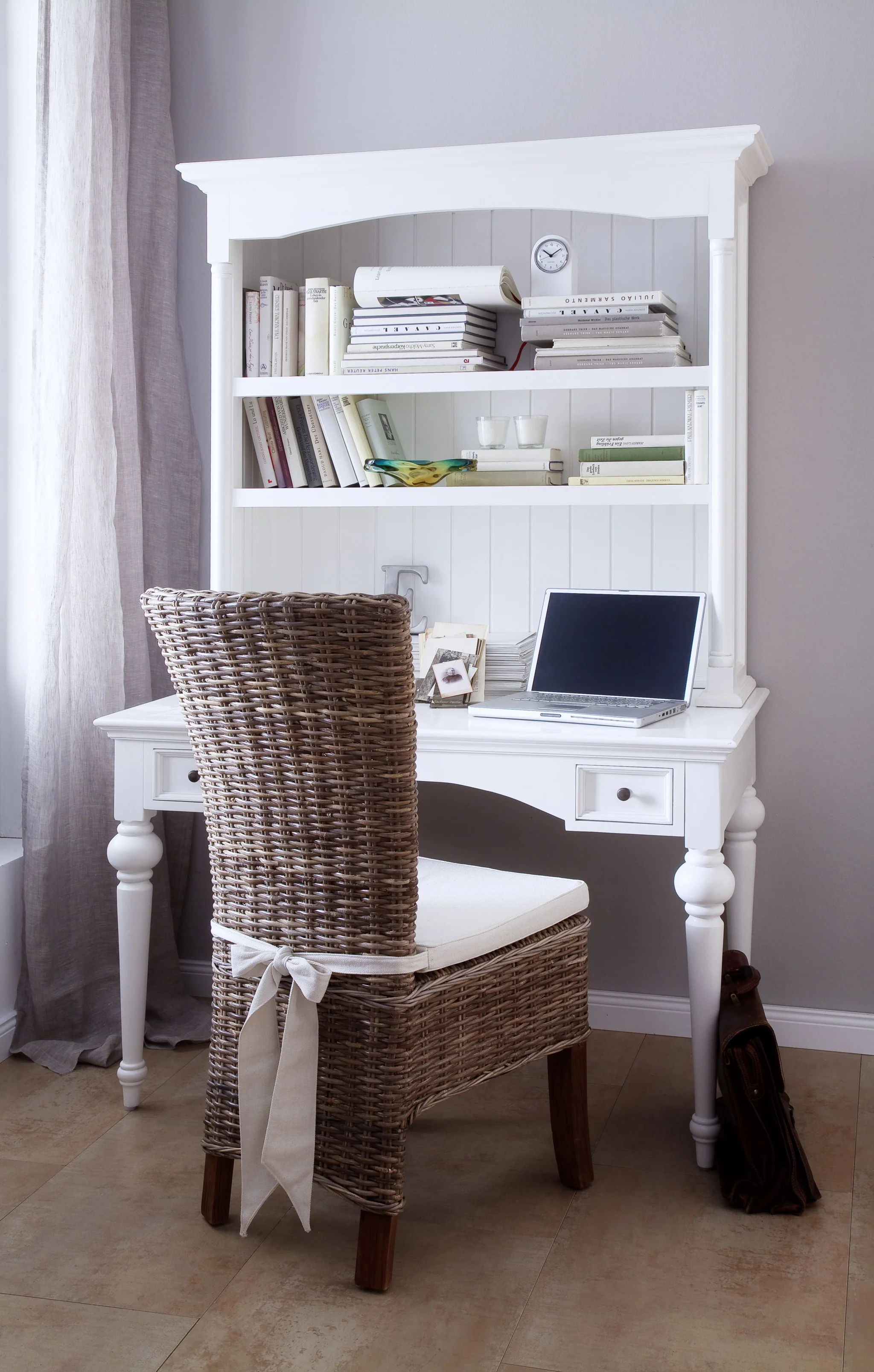 Antiqued White Provencial Writing or Computer Desk By Homeroots - Image 7