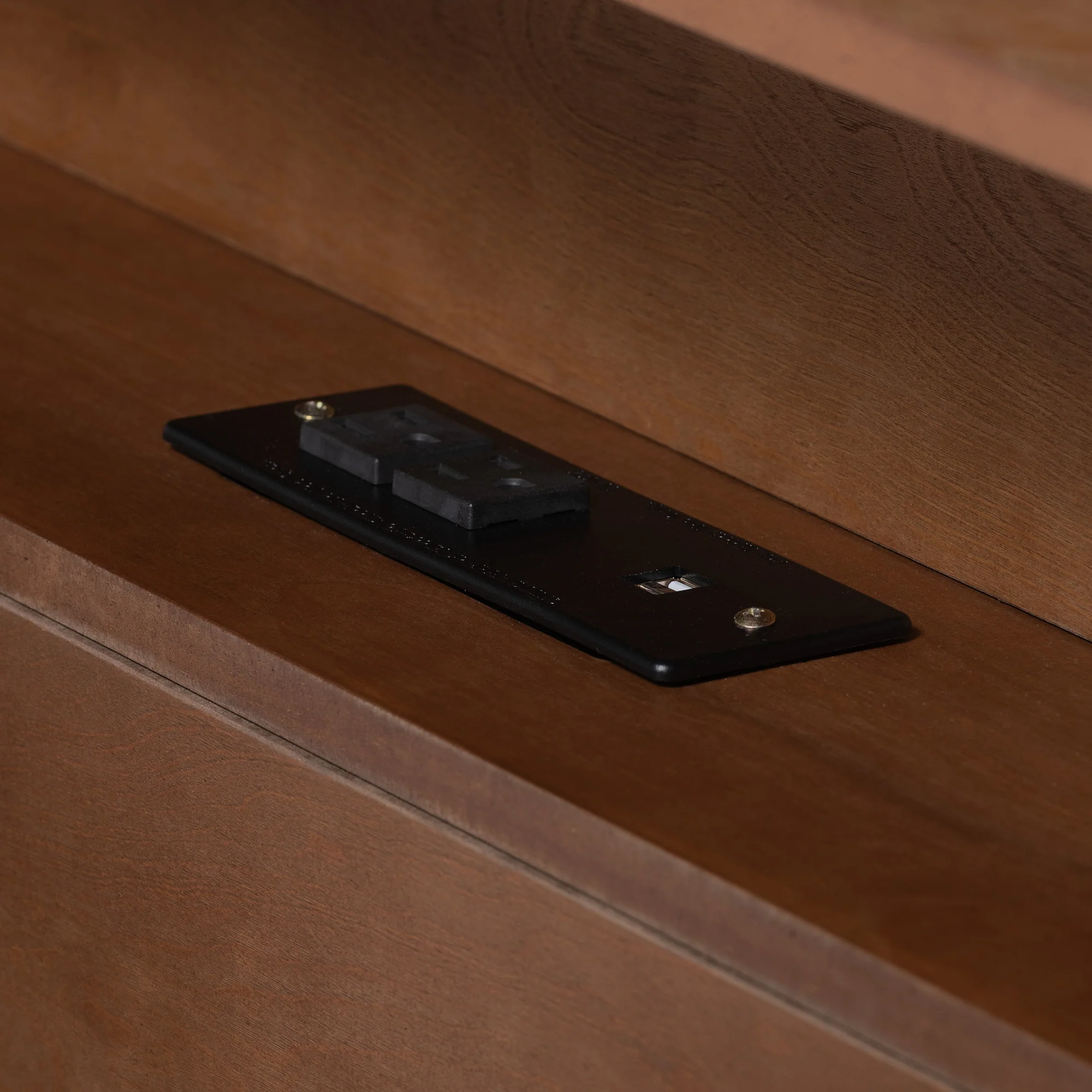 Baxton Studio Harper Mid-Century Modern Transitional Walnut Brown Finished Wood Full Size Platform Bed with Charging Station - Image 7