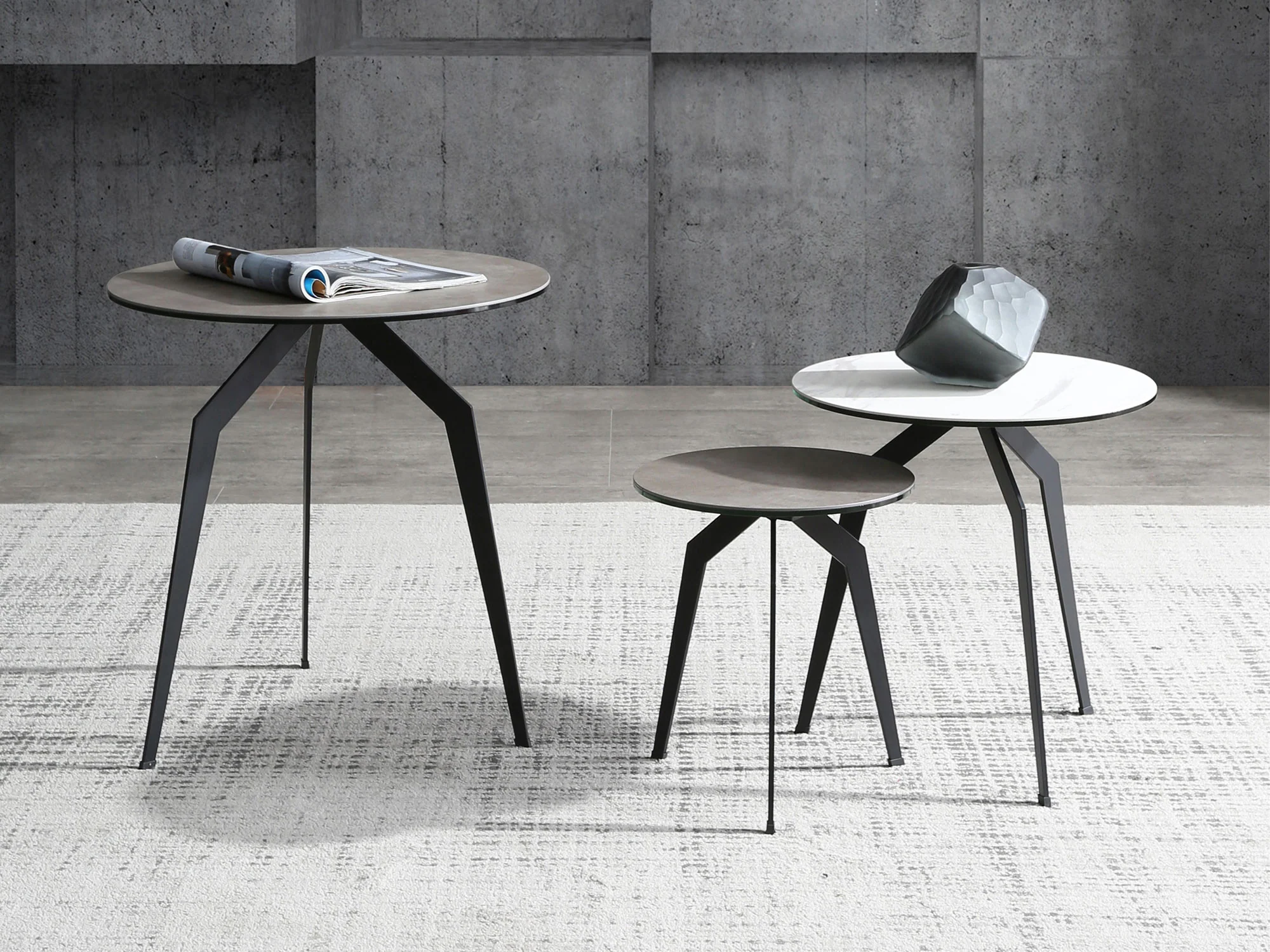 Black Ceramic Iron Side Table By Homeroots - Image 3