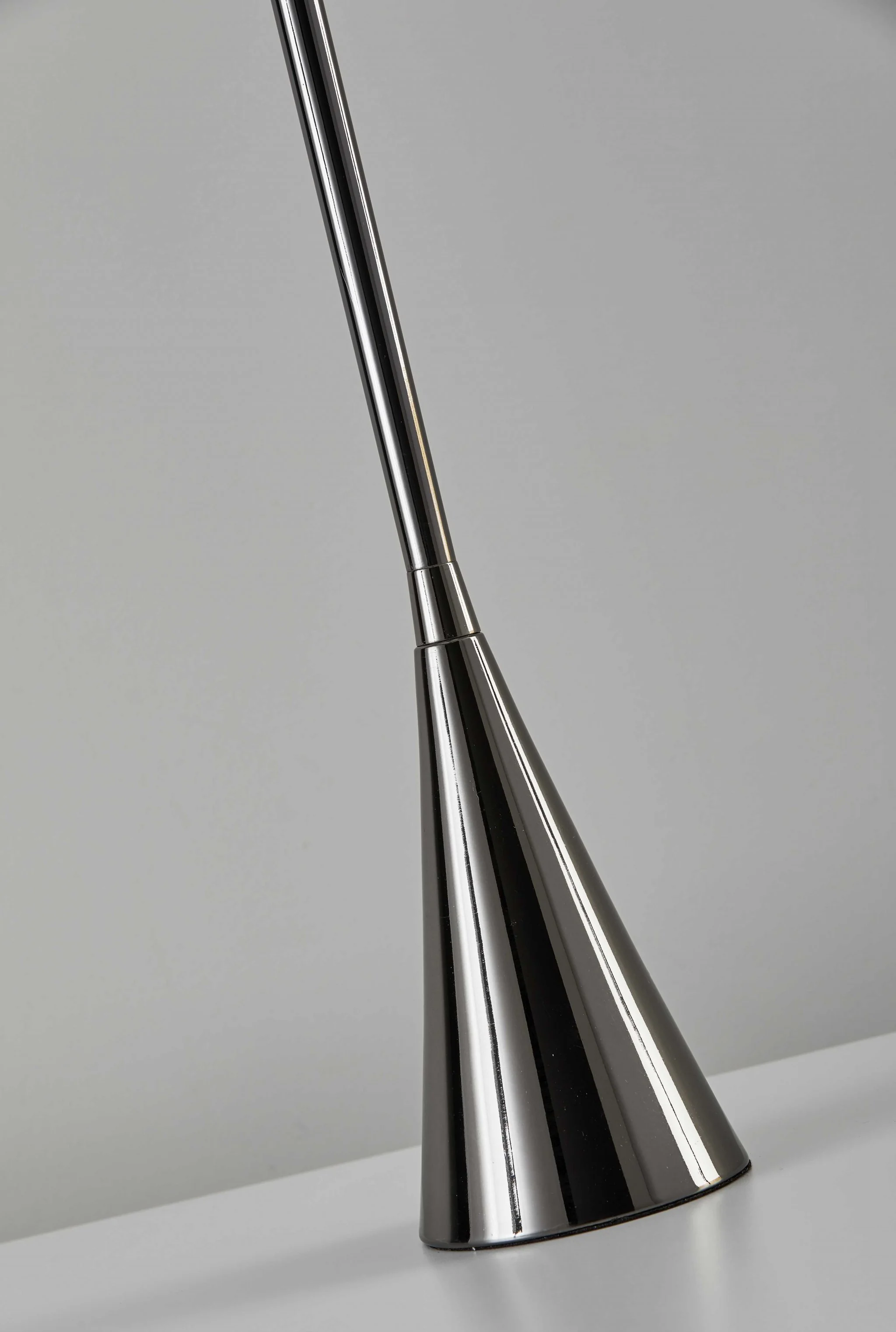 Black Nickel Finish Metal Tall White Shade Table Lamp By Homeroots - Image 3
