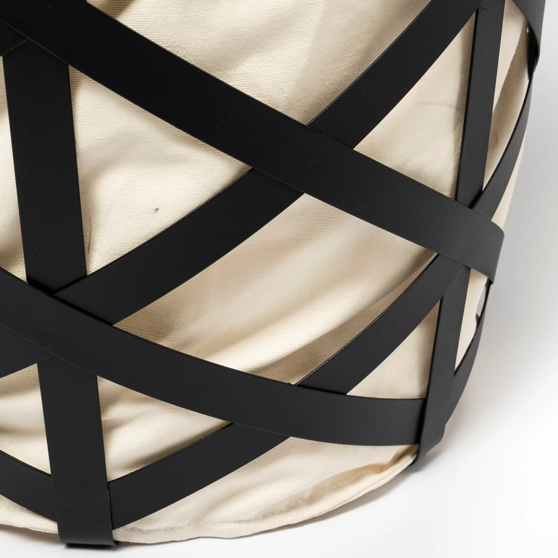 Black Woven Metal Basket with Cream Fabric Liner By Homeroots - Image 7