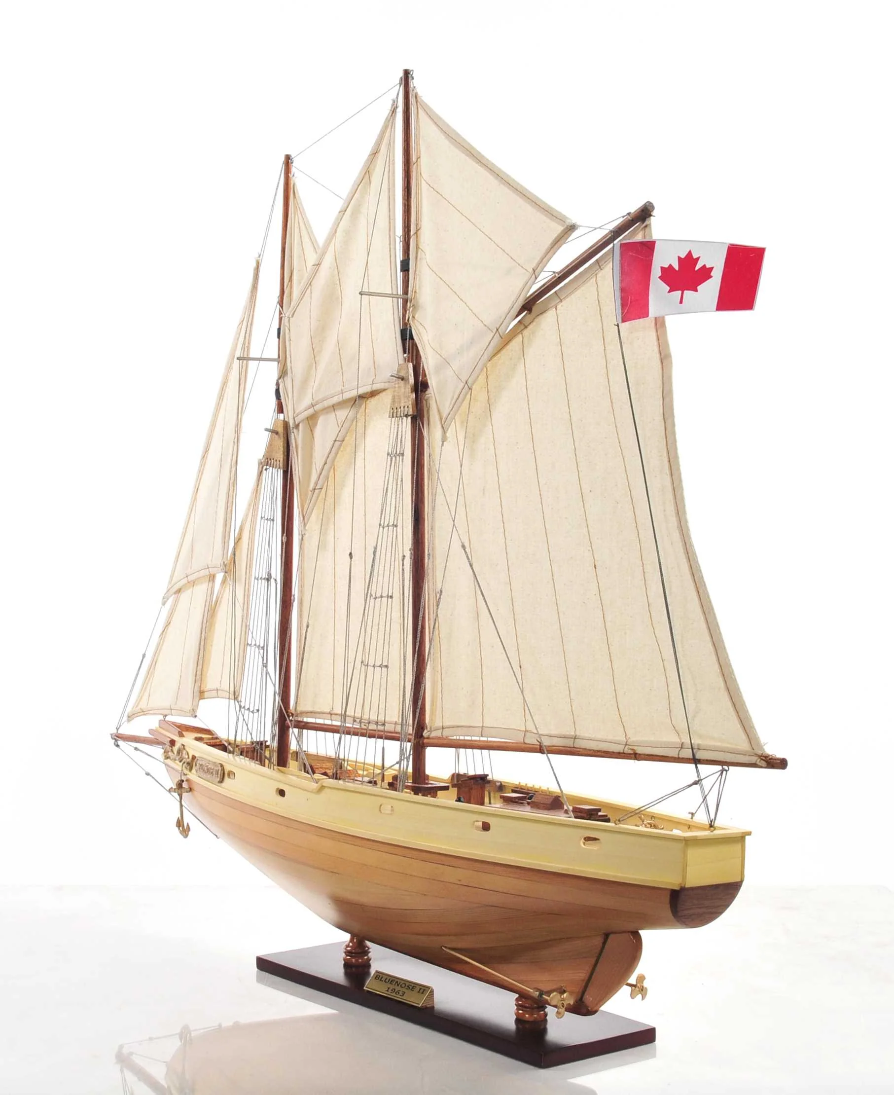 Bluenose Model in Light Brwon Finish By Homeroots - Image 4