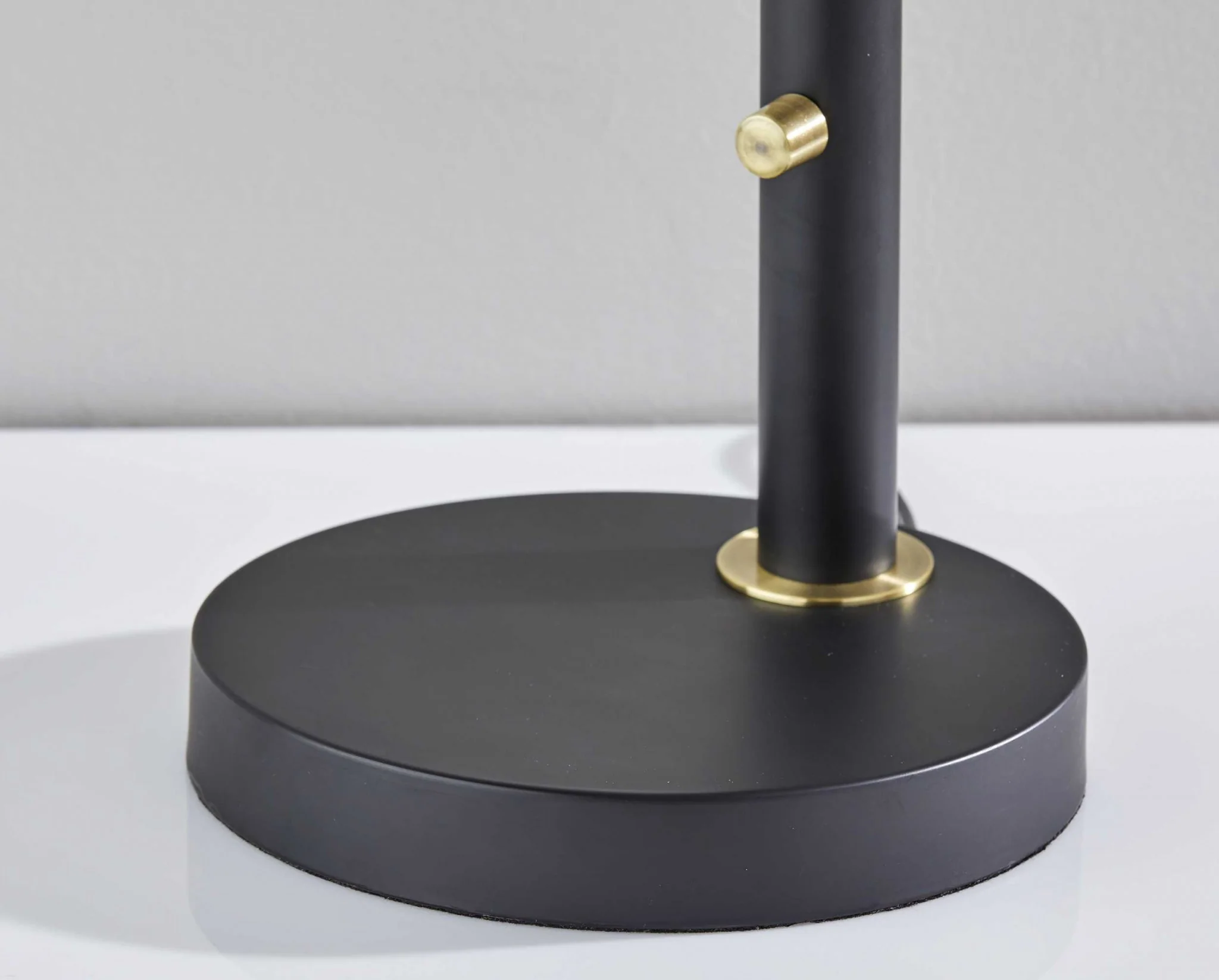Brass Cinch Black Metal Adjustable Desk Lamp By Homeroots - Image 3