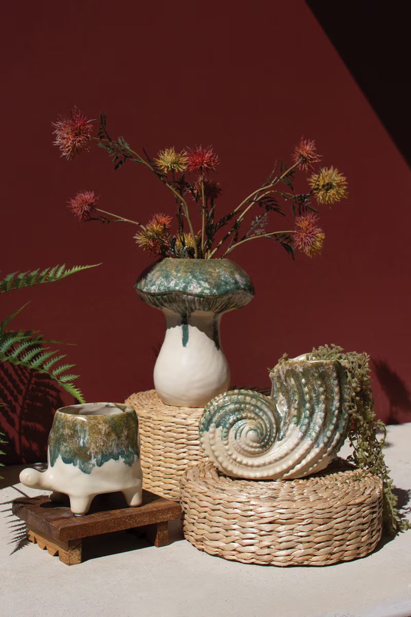Ceramic Nautilis Shell Vase By Kalalou - Image 4