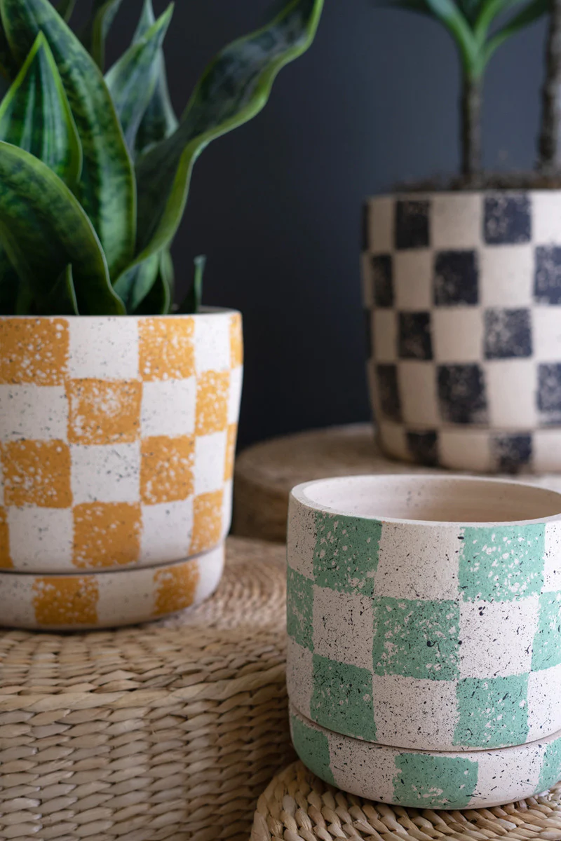 Checkered Clay Planters With Trays Set Of 3 By Kalalou - Image 2