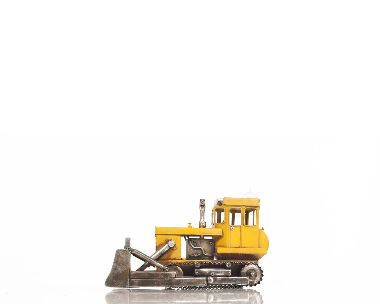 Chevrolet Tow Truck Sculpture By Homeroots - 401177 - Image 2