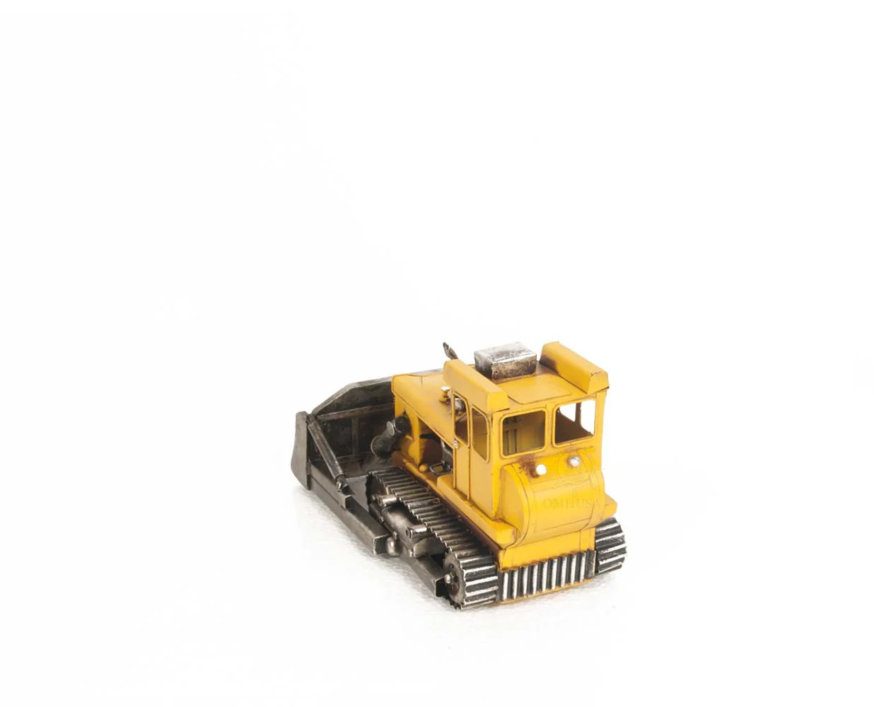 Chevrolet Tow Truck Sculpture By Homeroots - 401177 - Image 5