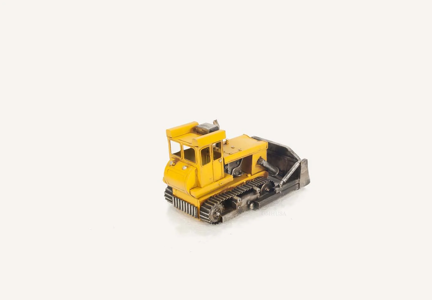 Chevrolet Tow Truck Sculpture By Homeroots - 401177 - Image 8